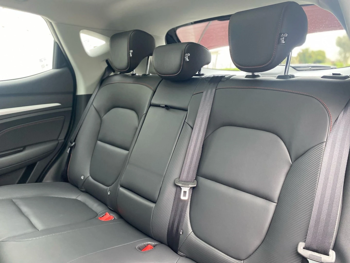 MG ZS EV 72.6 kWh Luxury OBC 11 kW
