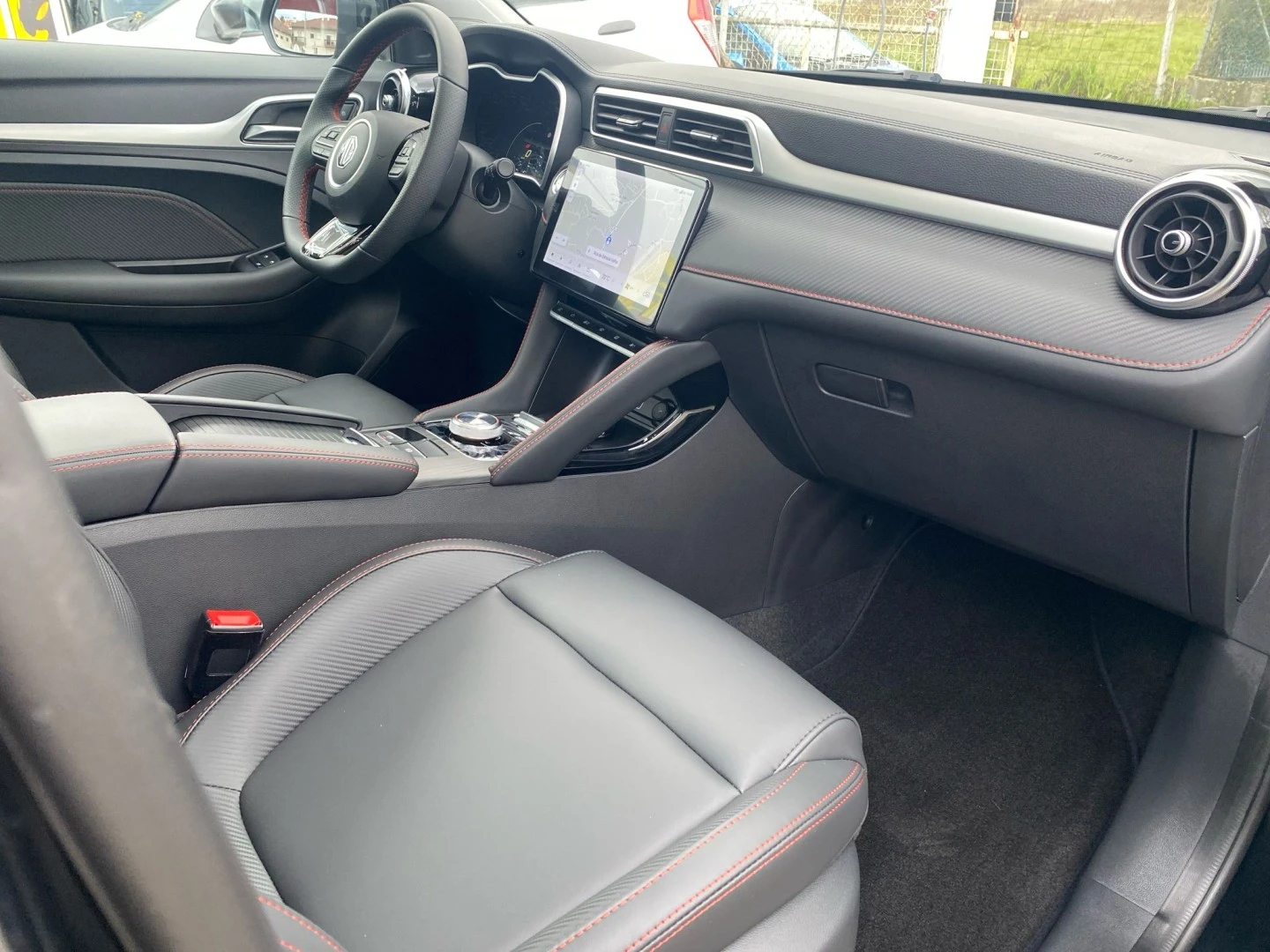 MG ZS EV 72.6 kWh Luxury OBC 11 kW