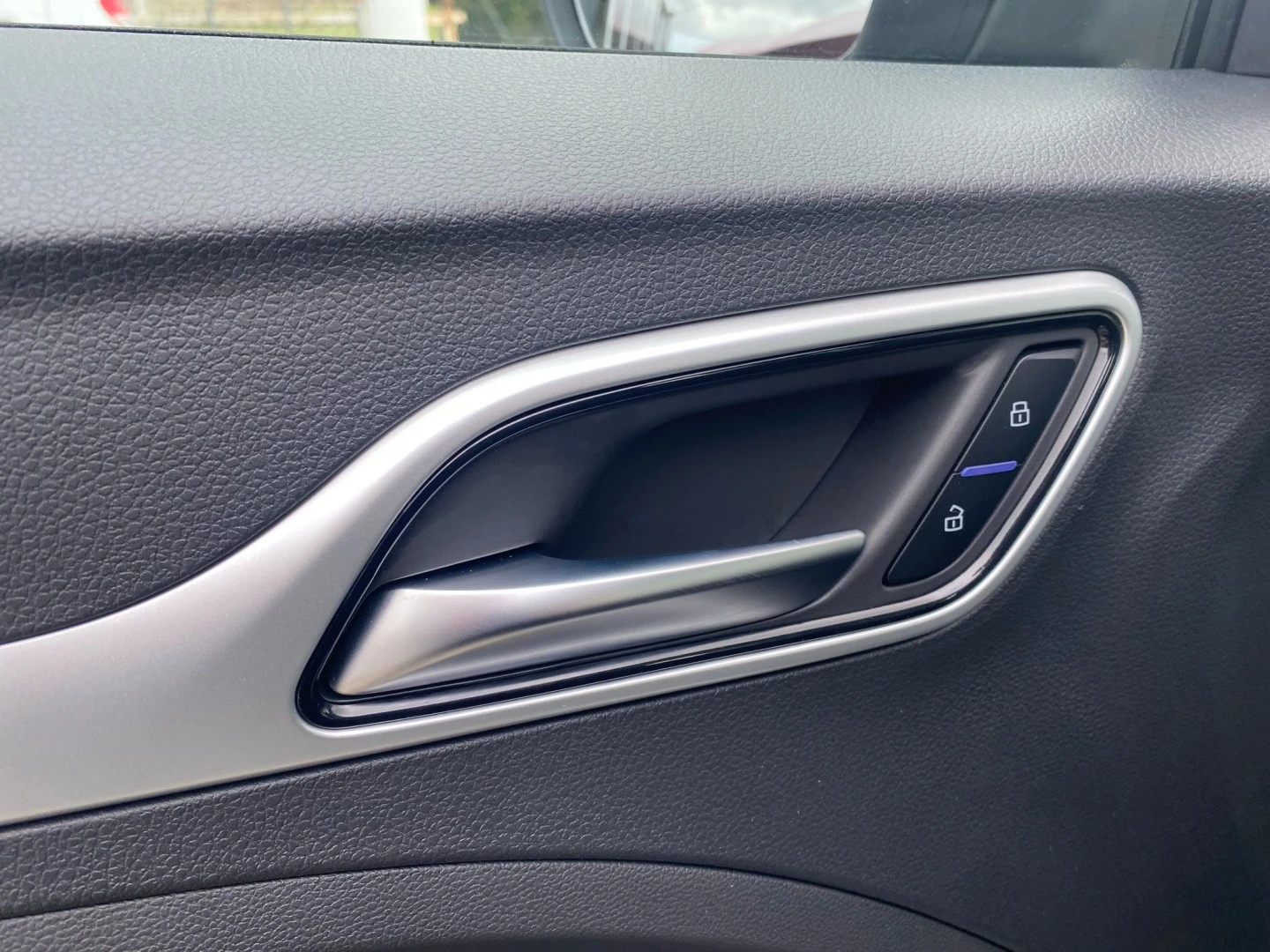 MG ZS EV 72.6 kWh Luxury OBC 11 kW