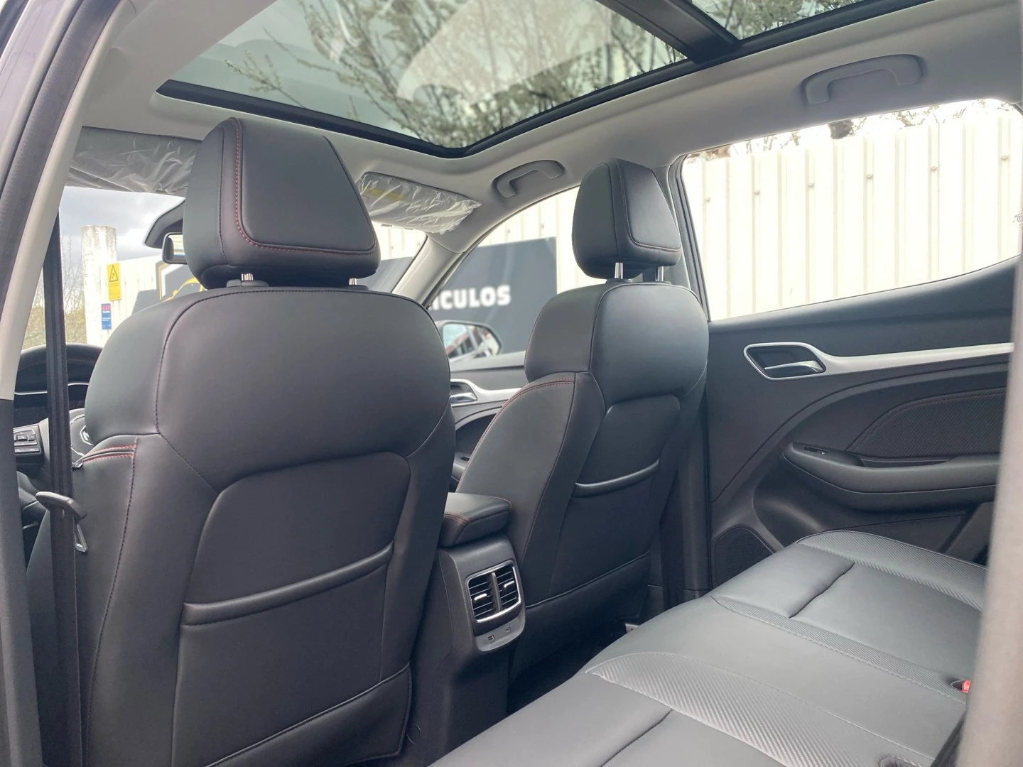 MG ZS EV 72.6 kWh Luxury OBC 11 kW