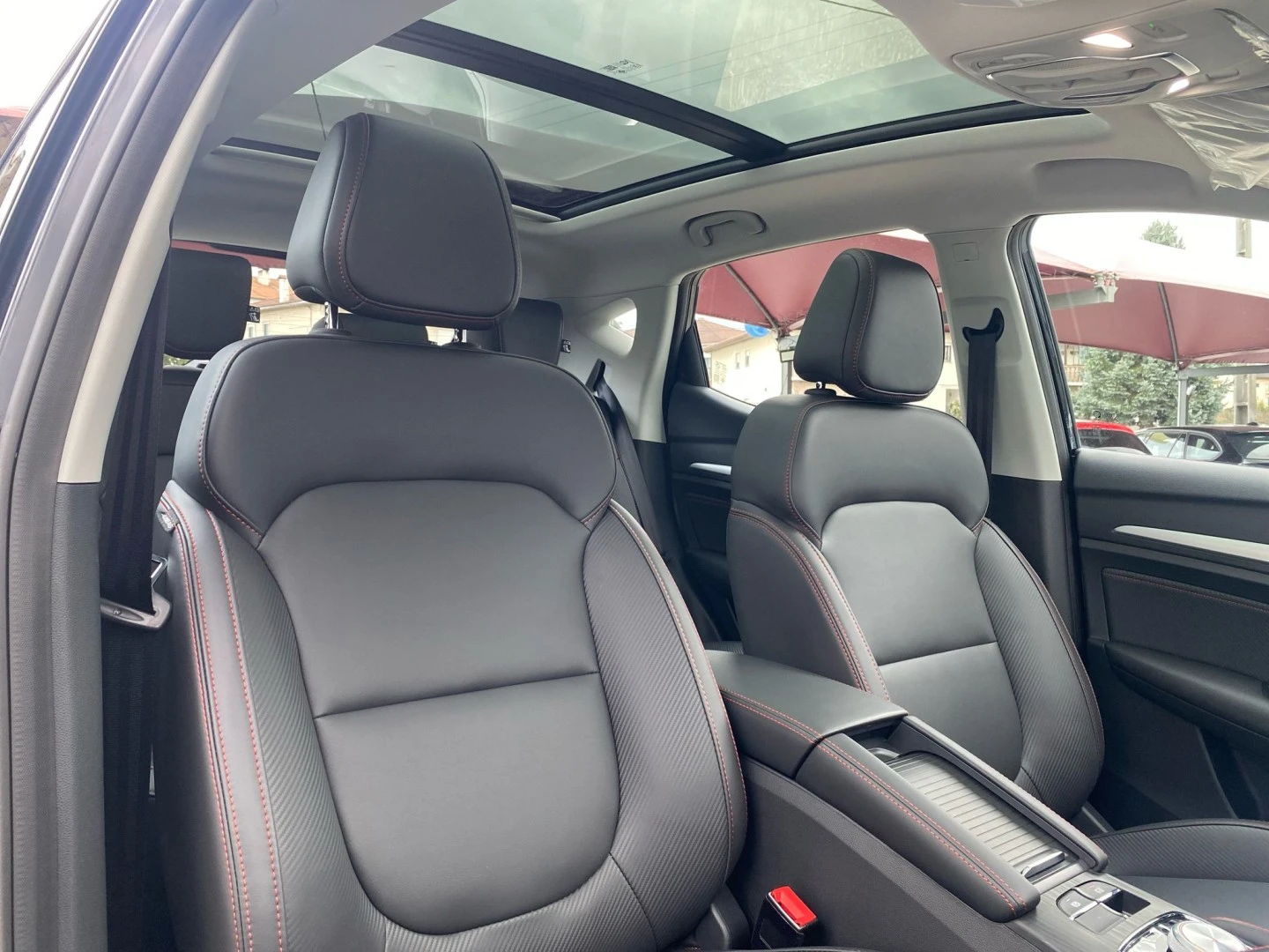 MG ZS EV 72.6 kWh Luxury OBC 11 kW
