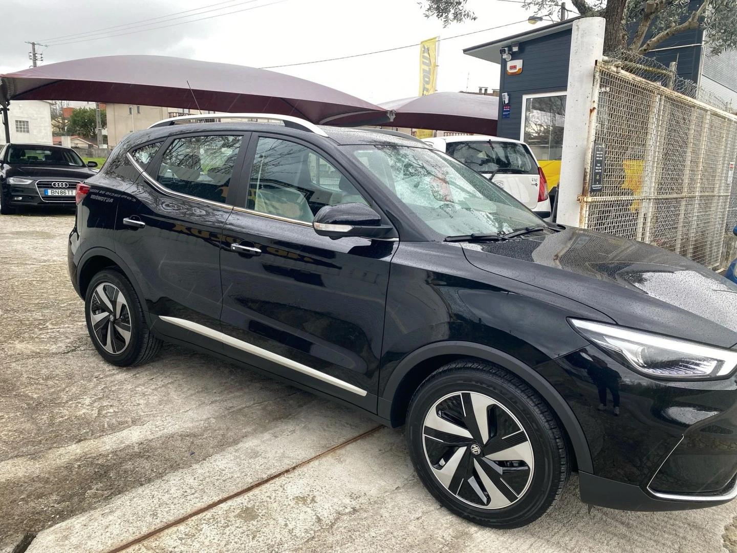 MG ZS EV 72.6 kWh Luxury OBC 11 kW