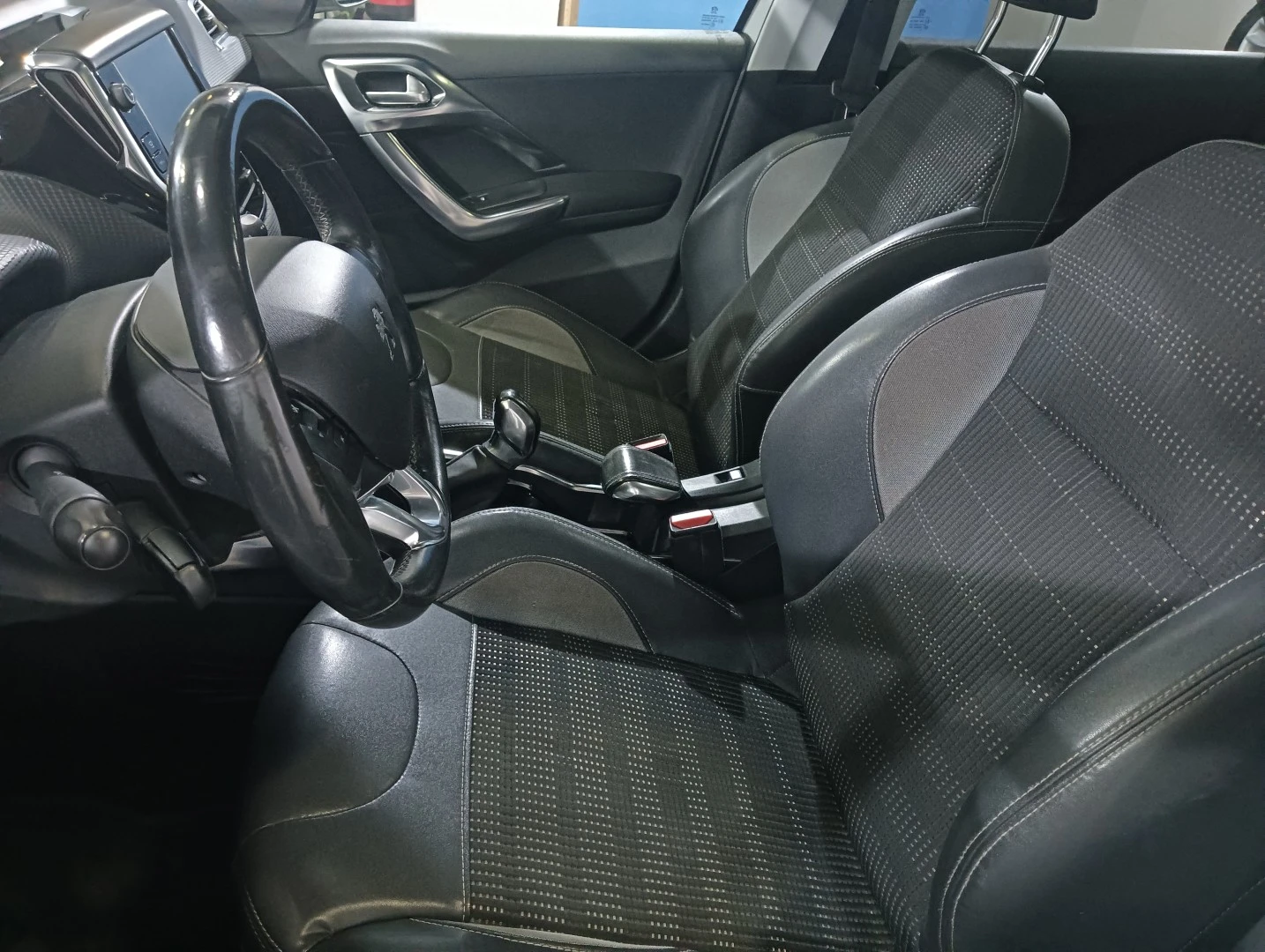 Peugeot 2008 1.6 e-HDi Allure