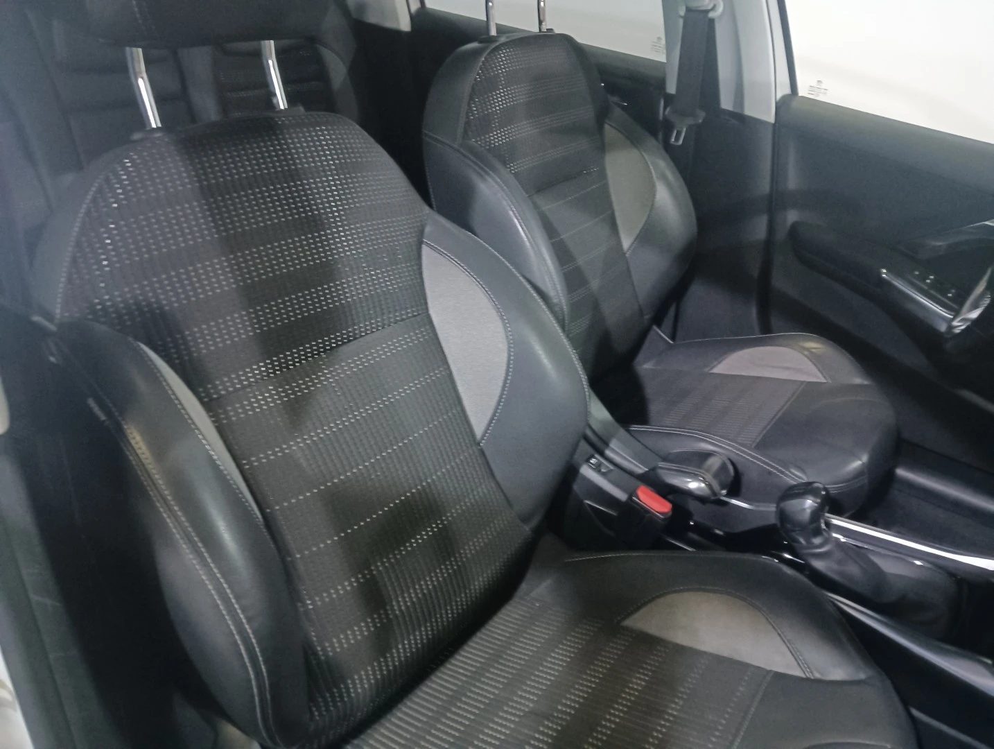 Peugeot 2008 1.6 e-HDi Allure