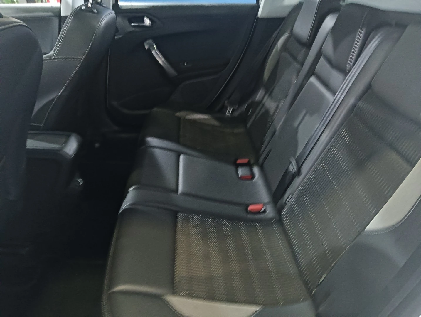 Peugeot 2008 1.6 e-HDi Allure