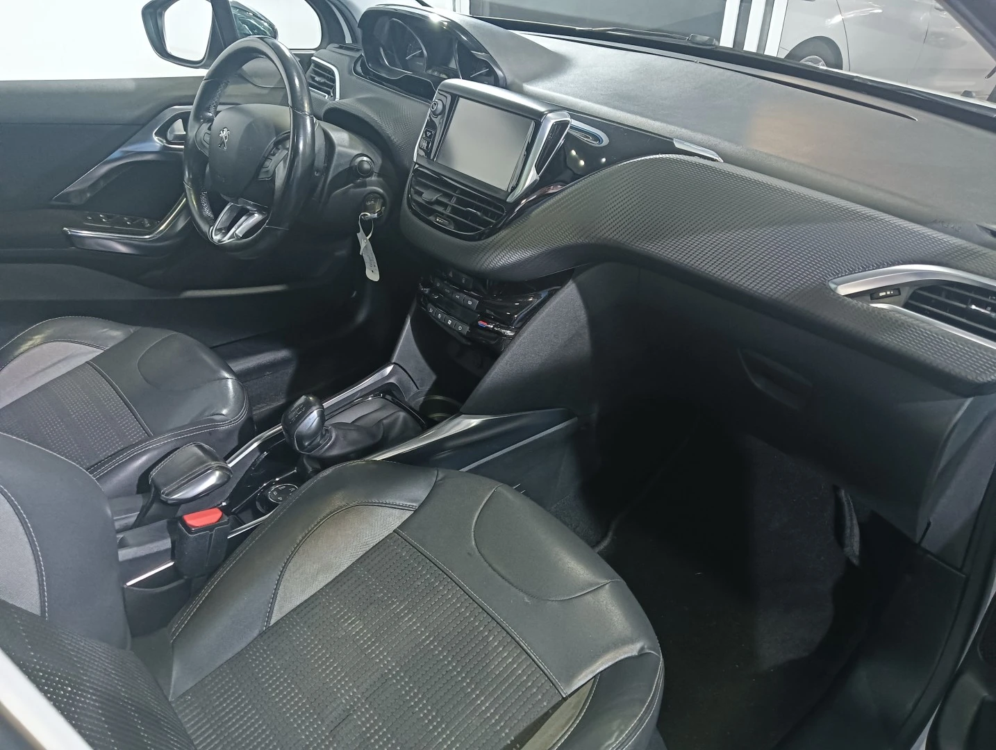 Peugeot 2008 1.6 e-HDi Allure
