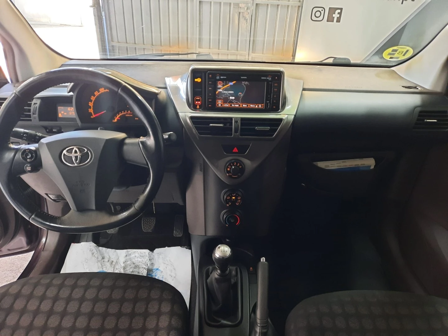 Toyota iQ 1.0 VVT-i 2 NAVI