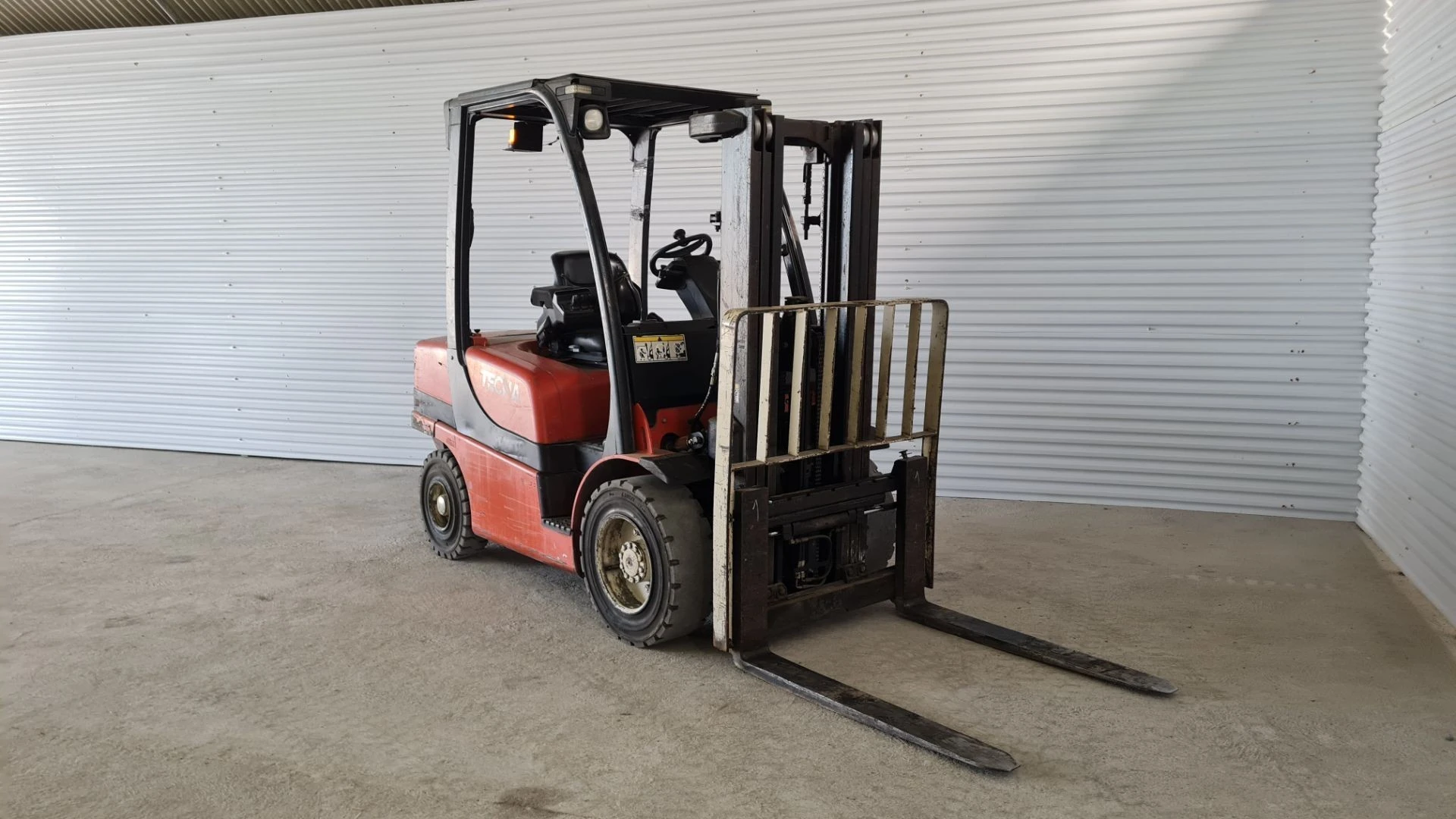 Yale TECNA 3000KG TRIPLEX - DESLOCAMENTO LATERAL