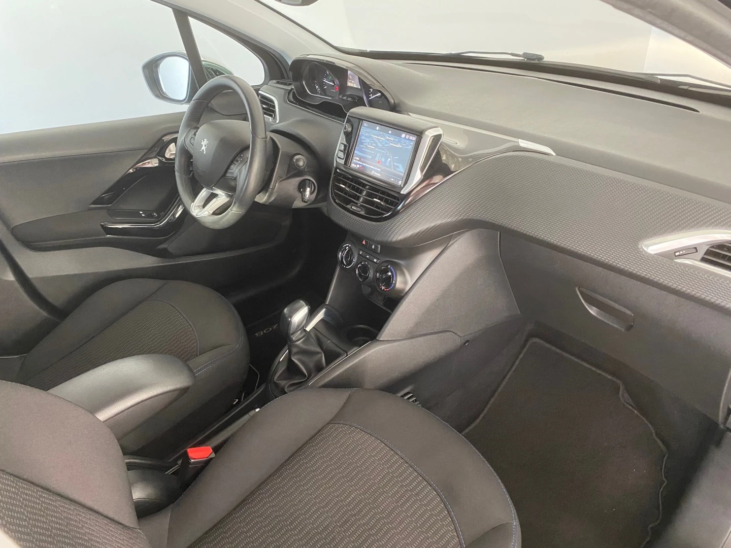 Peugeot 208 1.2 PureTech Signature