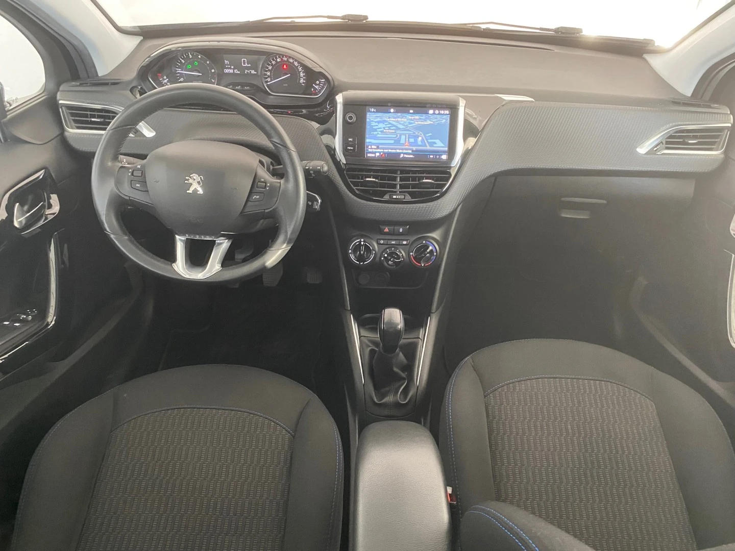 Peugeot 208 1.2 PureTech Signature