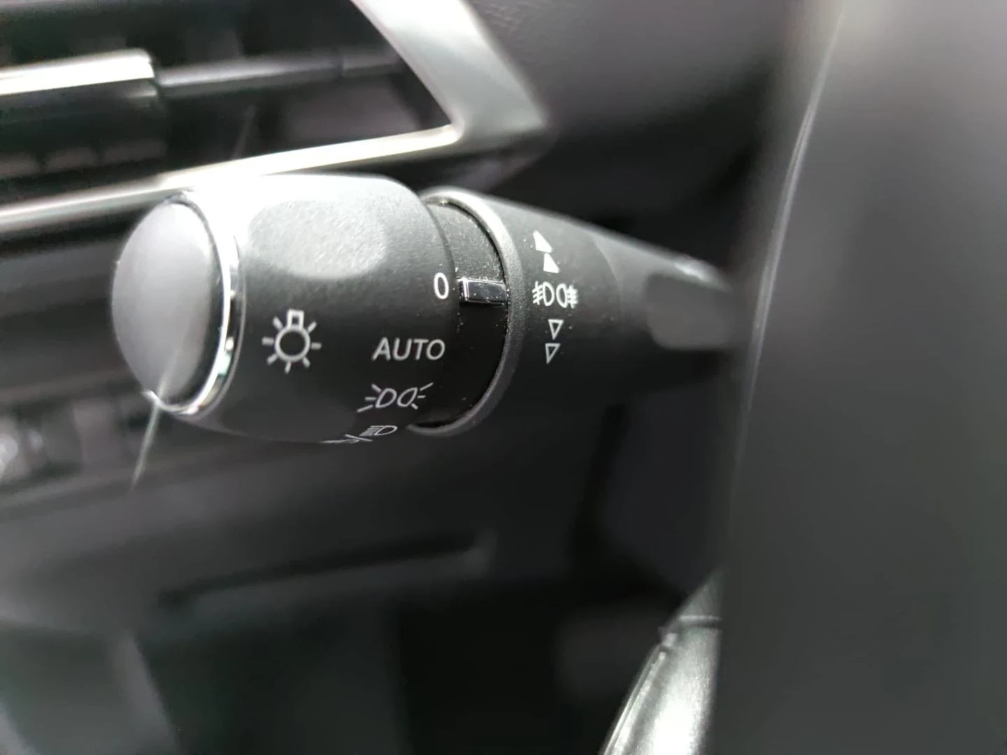 Peugeot 3008 1.5 BlueHDi Allure Baixo Consumo EAT8