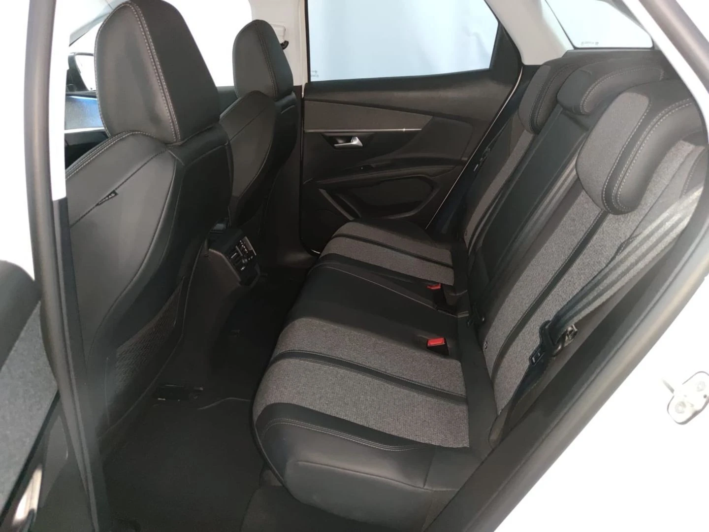Peugeot 3008 1.5 BlueHDi Allure Baixo Consumo EAT8