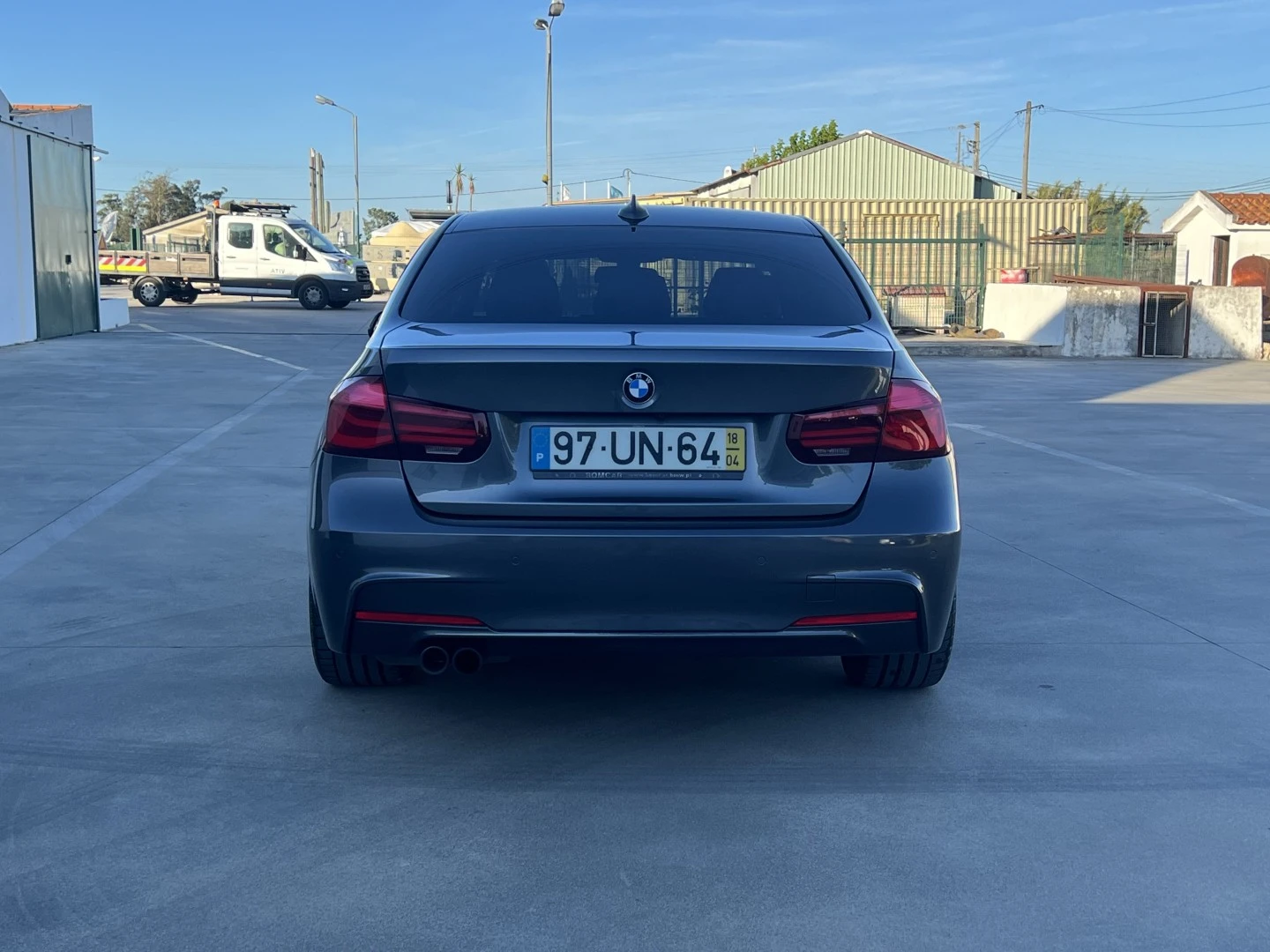 BMW 330 e iPerformance Pack M Shadow