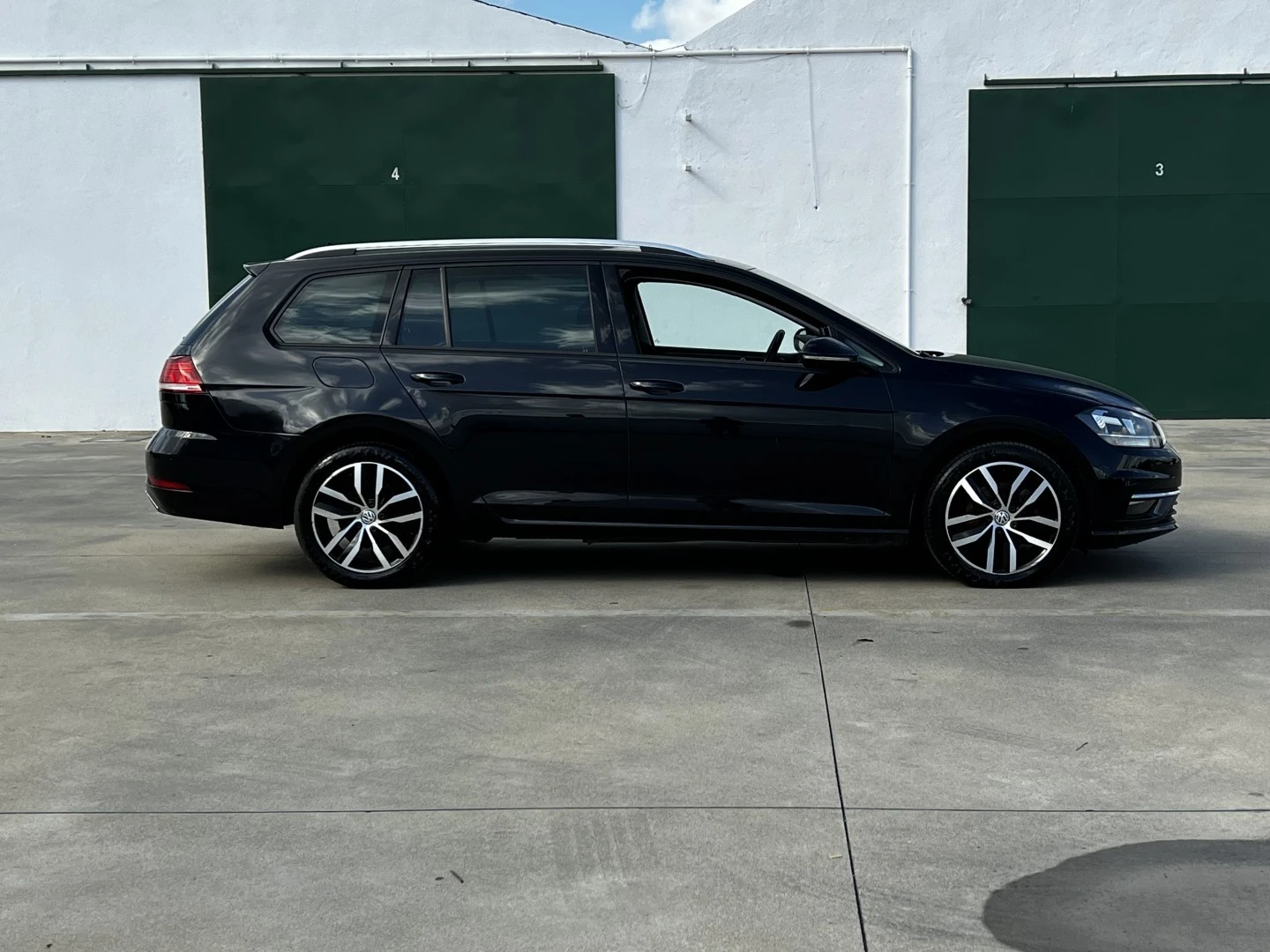 VW Golf Variant 1.6 TDI DPF BlueMotion Trendline