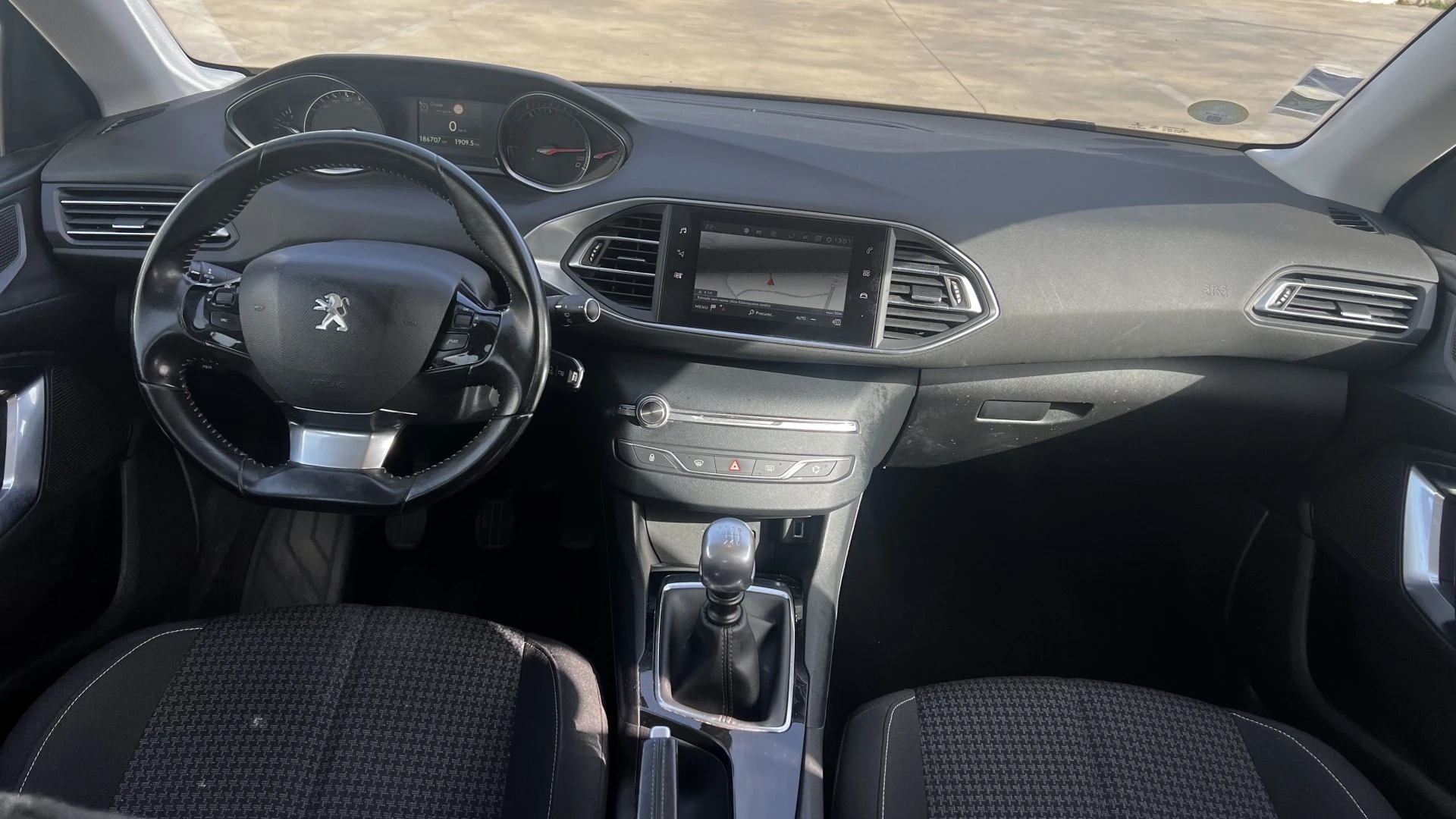 Peugeot 308 1.5 BlueHDi Business Line