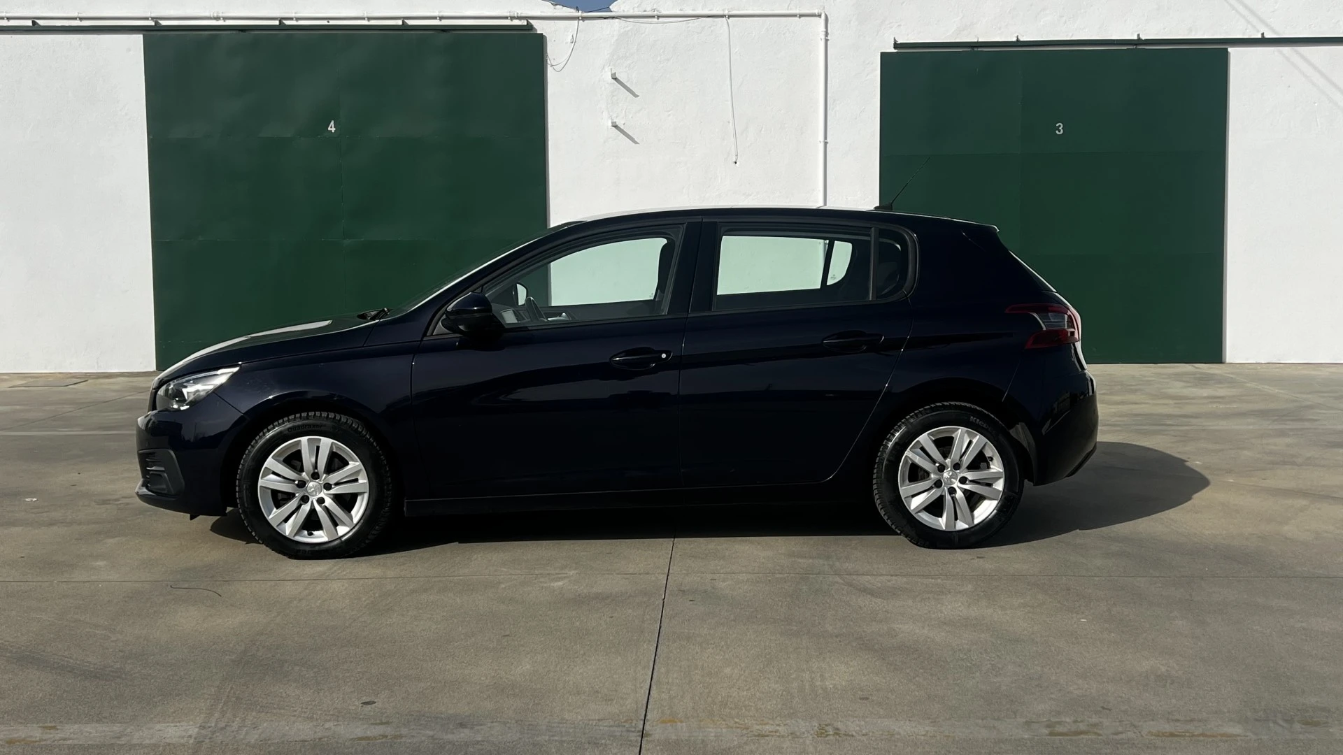 Peugeot 308 1.5 BlueHDi Business Line