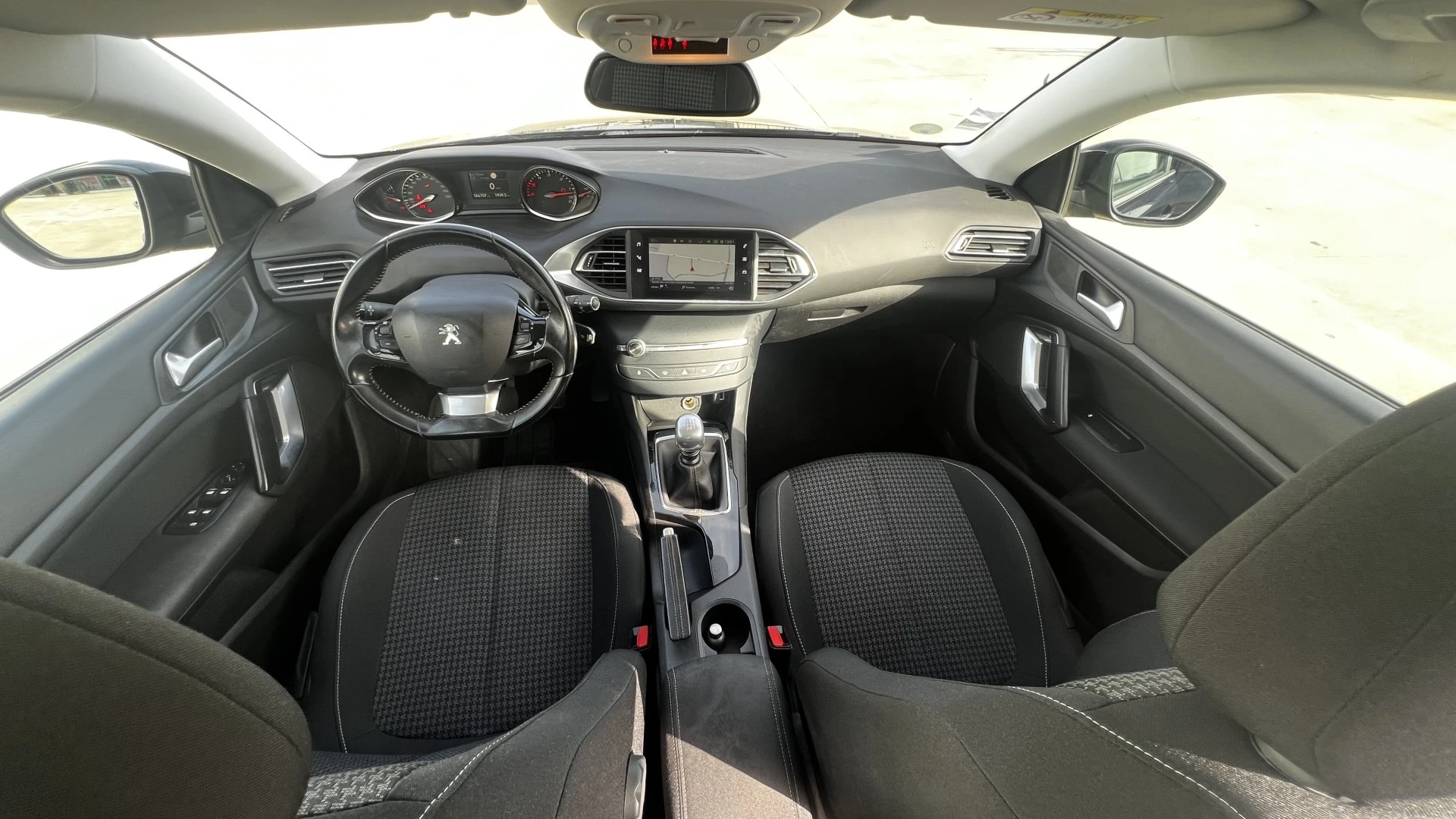 Peugeot 308 1.5 BlueHDi Business Line