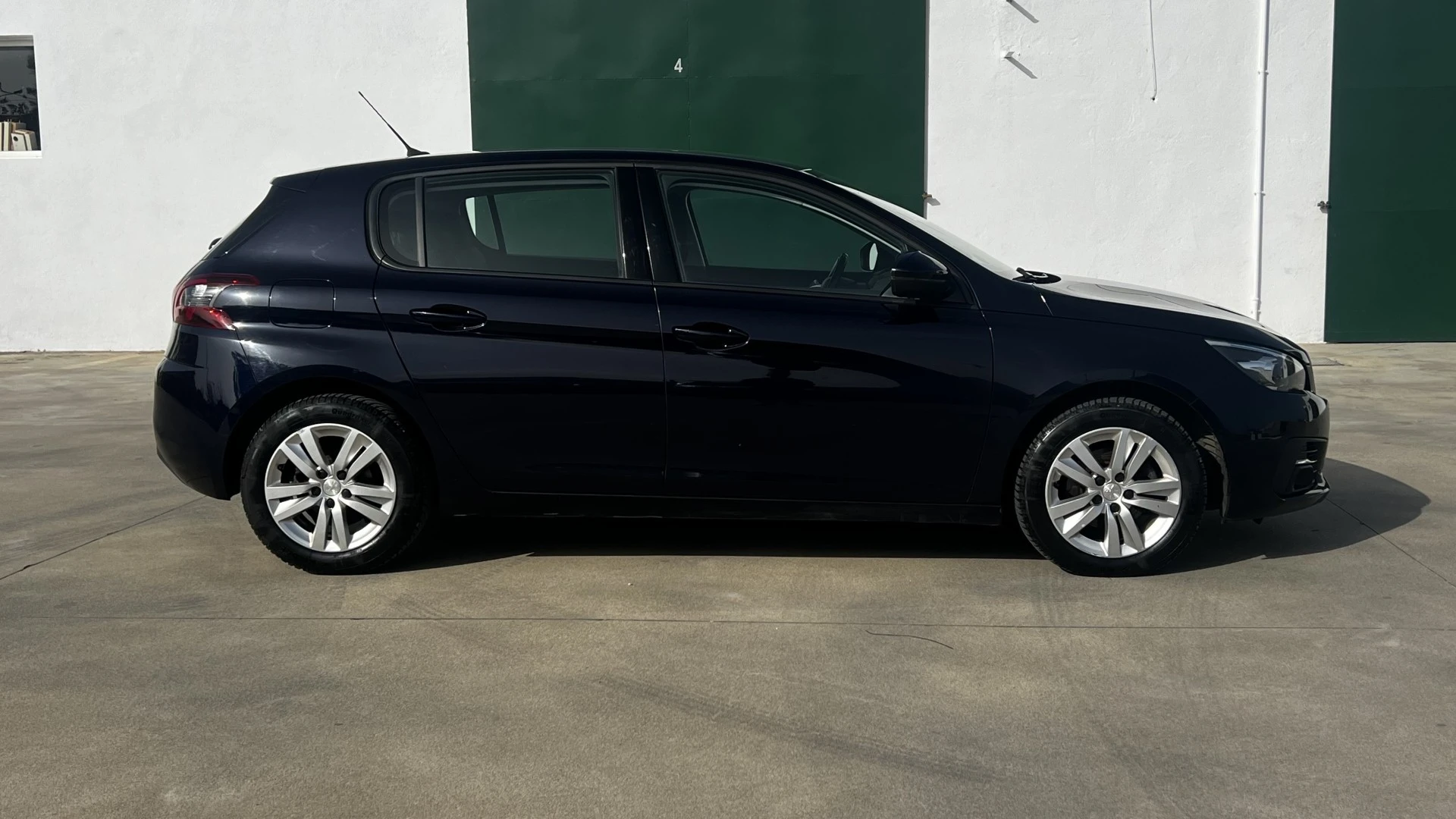 Peugeot 308 1.5 BlueHDi Business Line