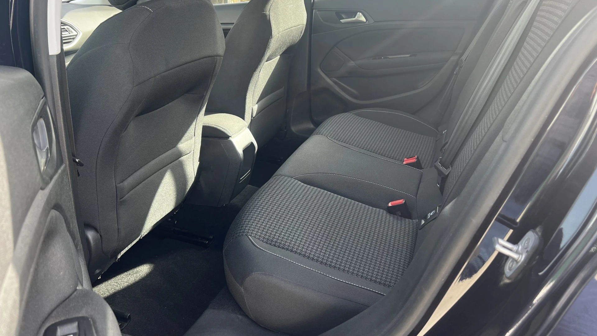 Peugeot 308 1.5 BlueHDi Business Line
