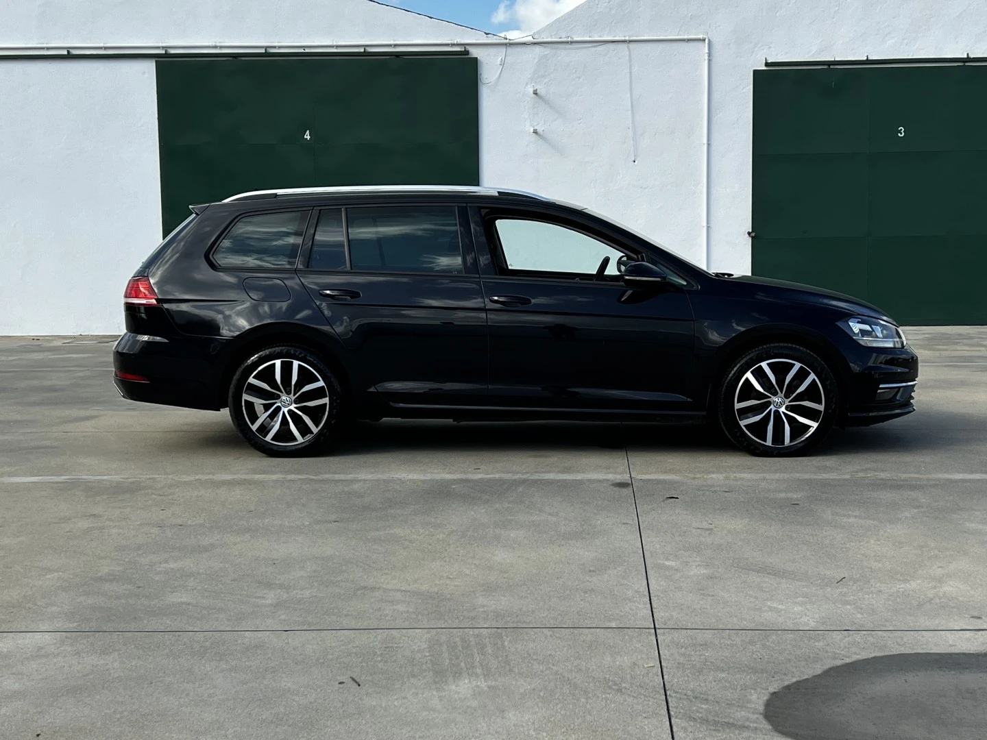 VW Golf Variant 1.6 TDI DPF BlueMotion Trendline