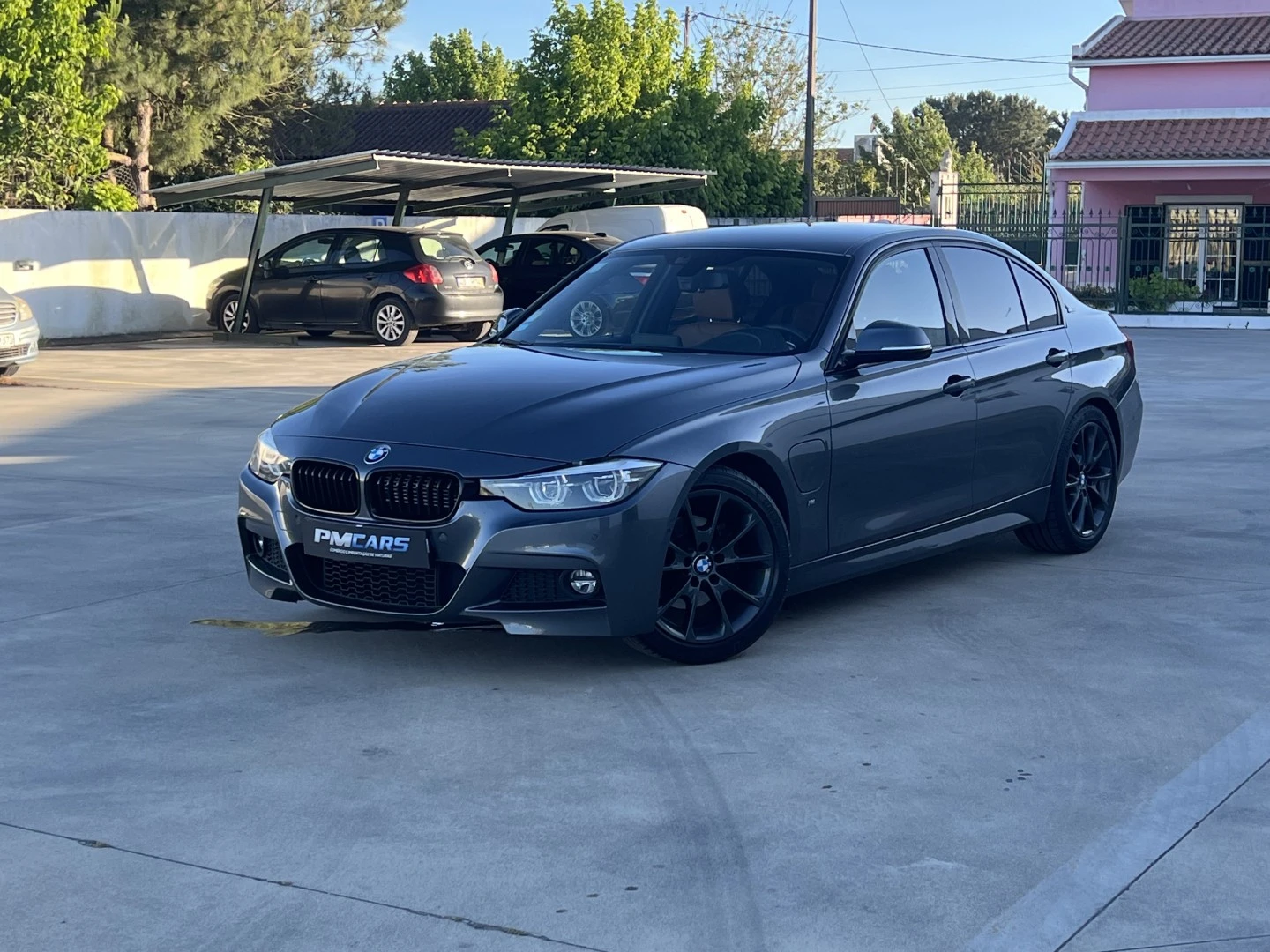 BMW 330 e iPerformance Pack M Shadow