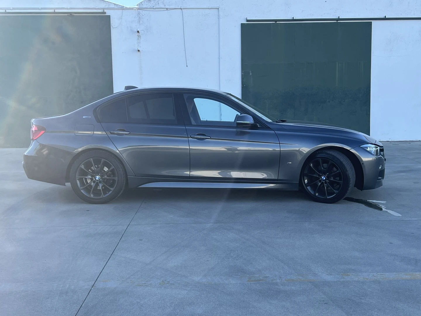 BMW 330 e iPerformance Pack M Shadow