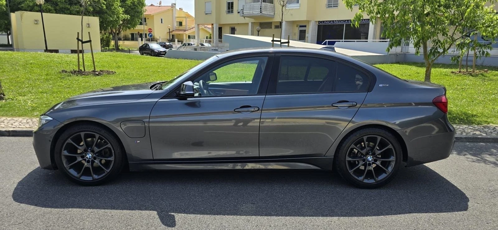 BMW 330 e iPerformance Pack M Shadow