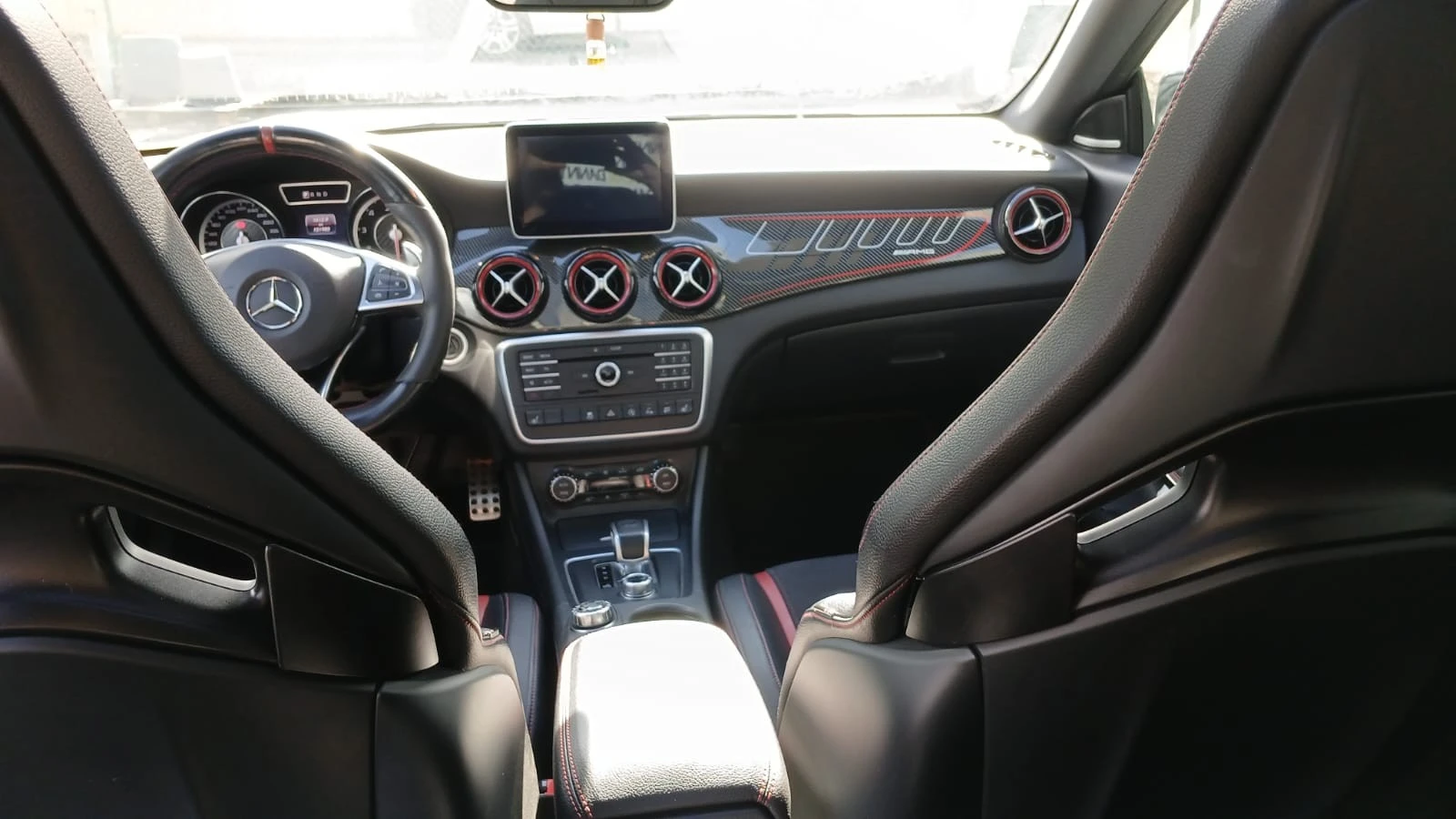 Mercedes-Benz CLA 45 AMG Performance
