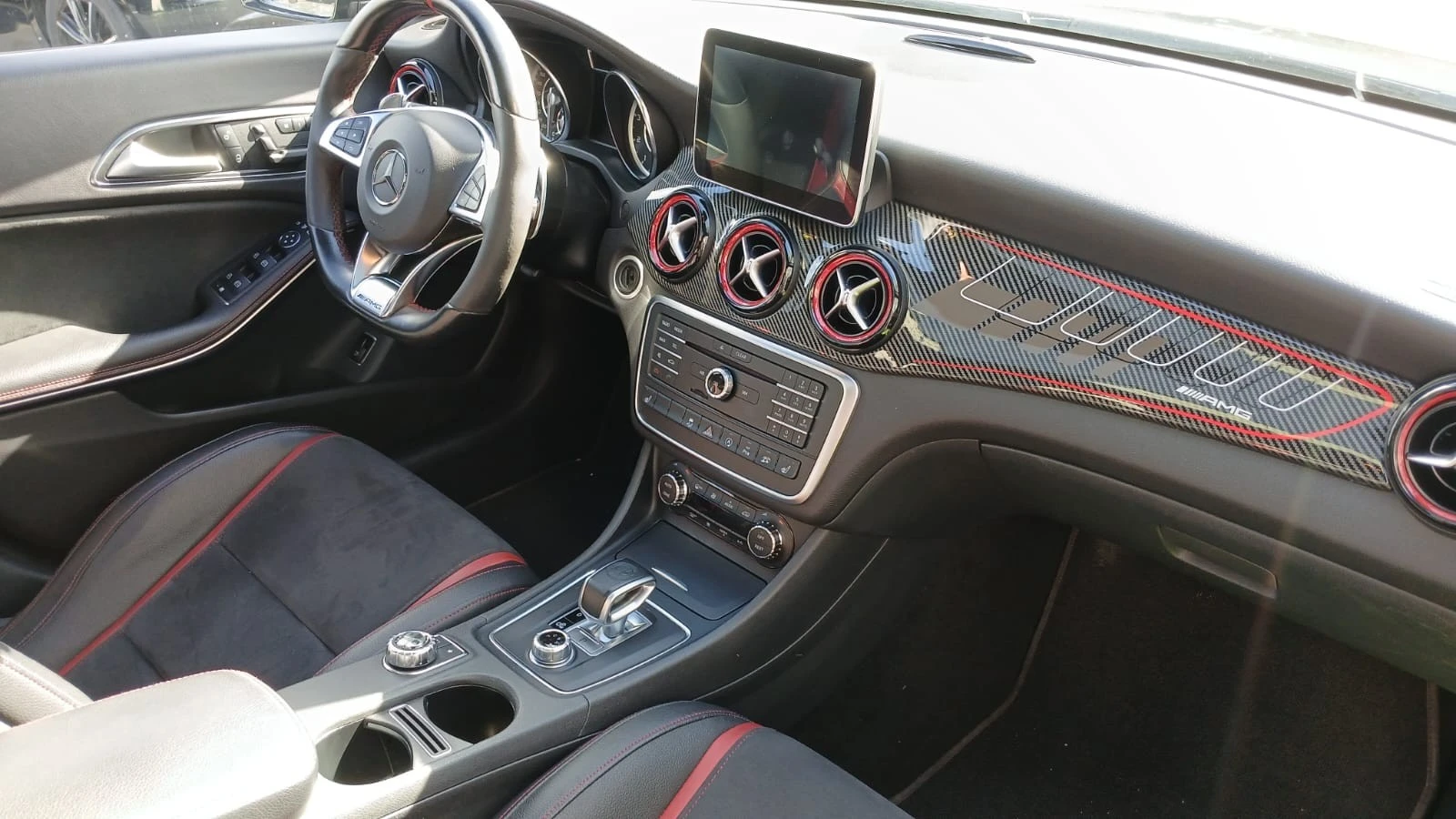 Mercedes-Benz CLA 45 AMG Performance