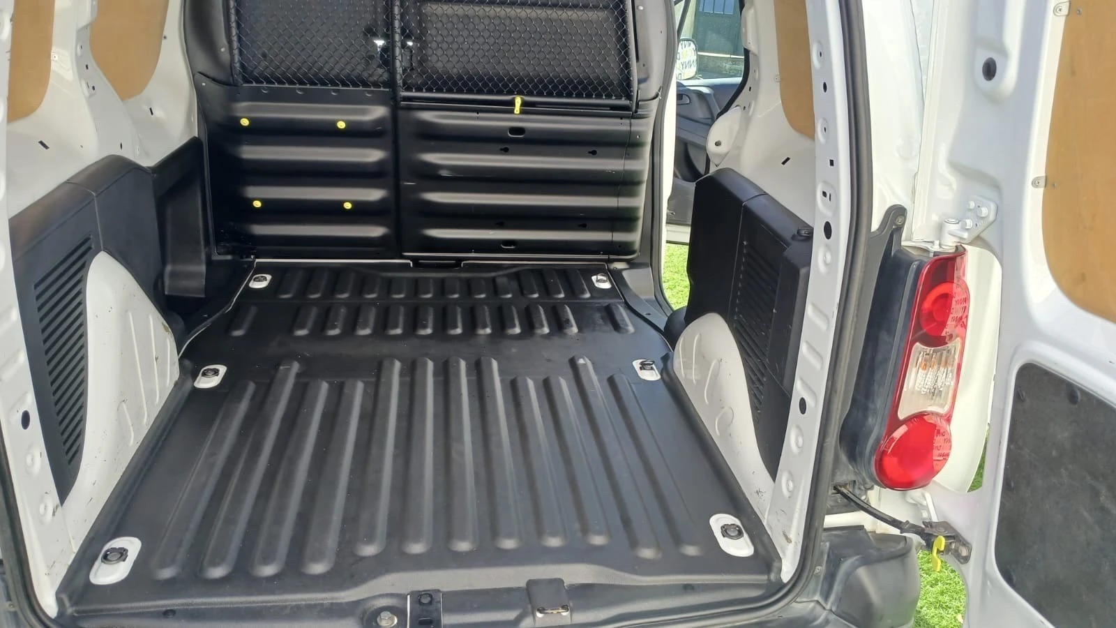 Citroën Berlingo Outro