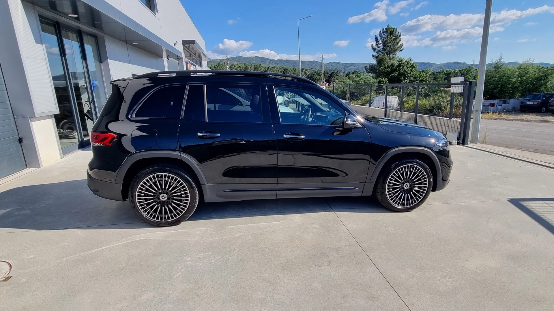 Mercedes-Benz EQB 350  4Matic AMG