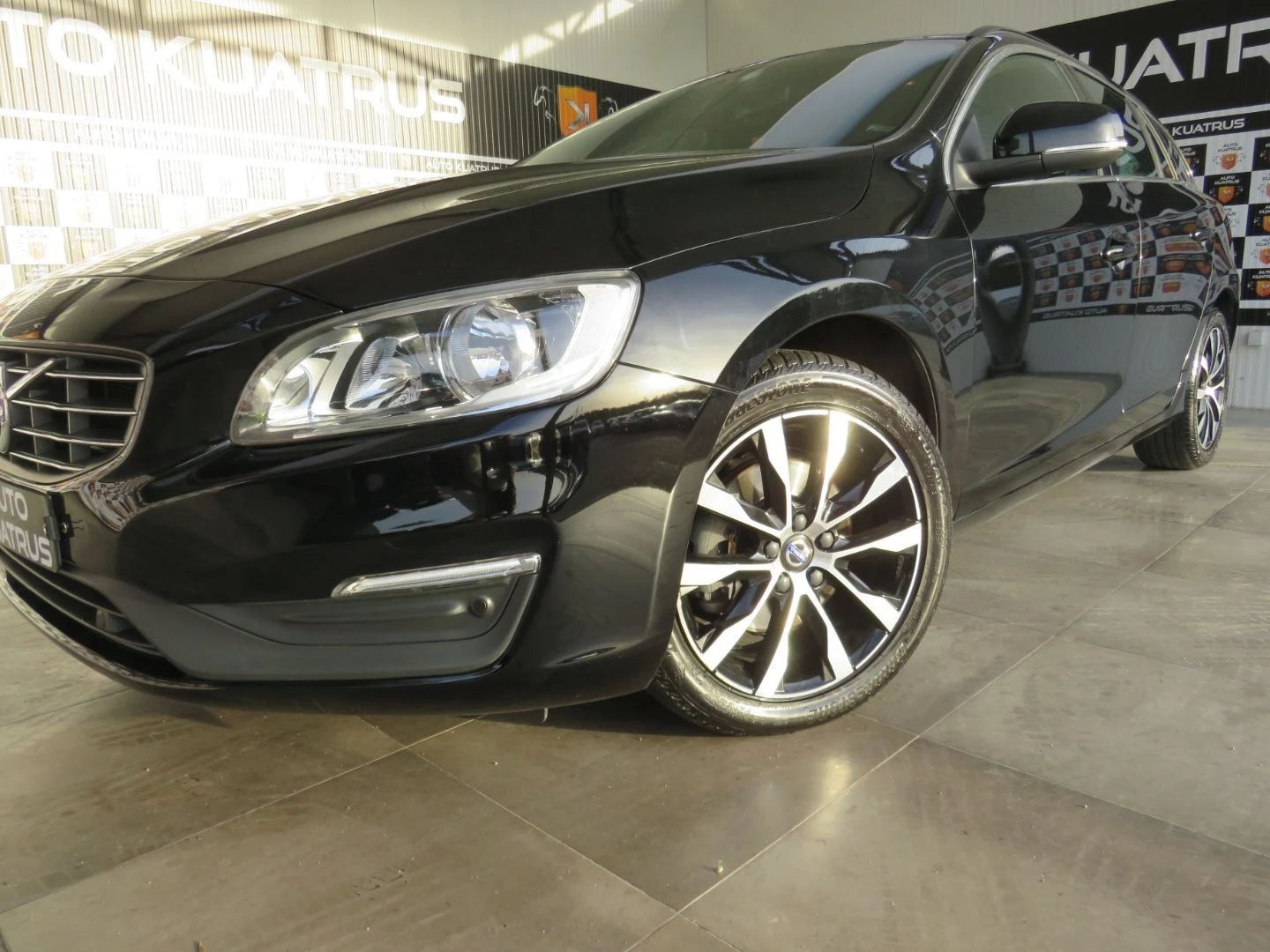 Volvo V60 2.0 D2 Momentum Geartronic