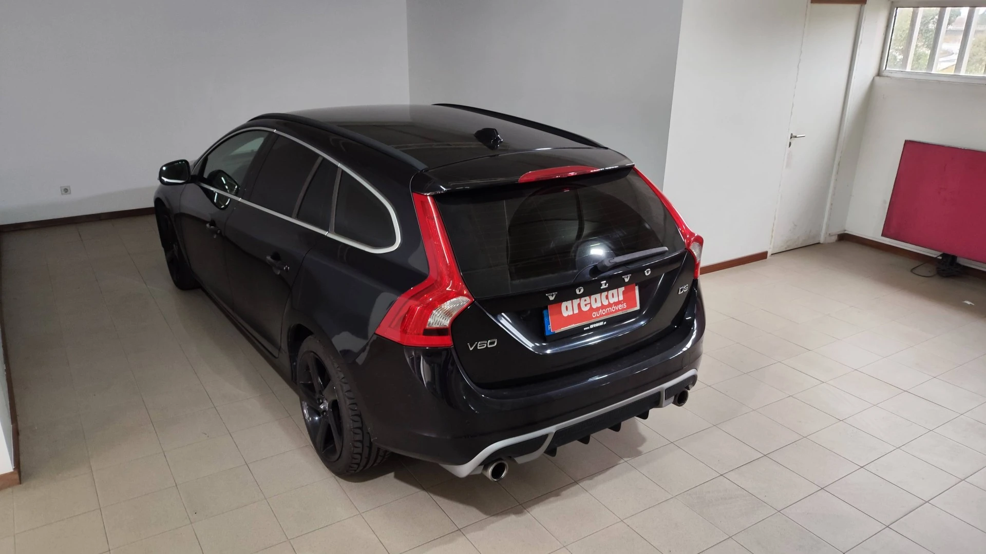 Volvo V60 2.0 D3 R-Design