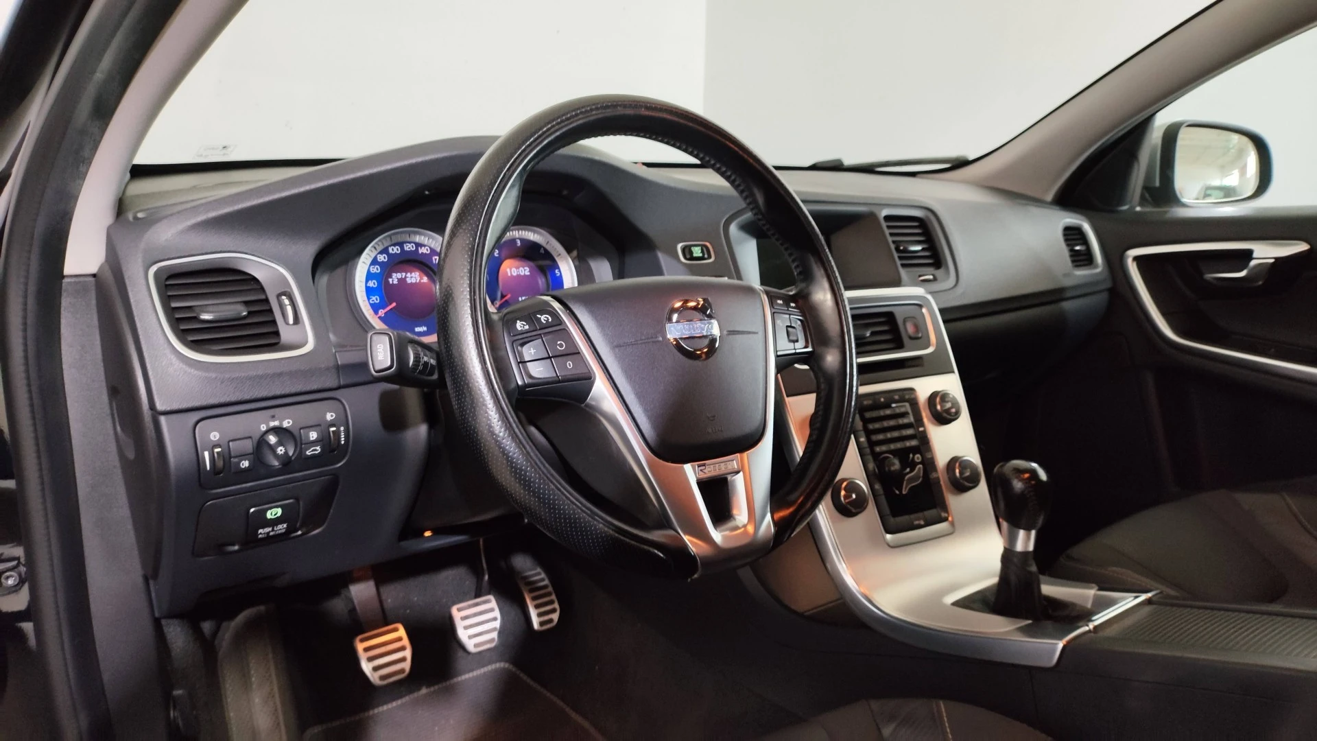 Volvo V60 2.0 D3 R-Design