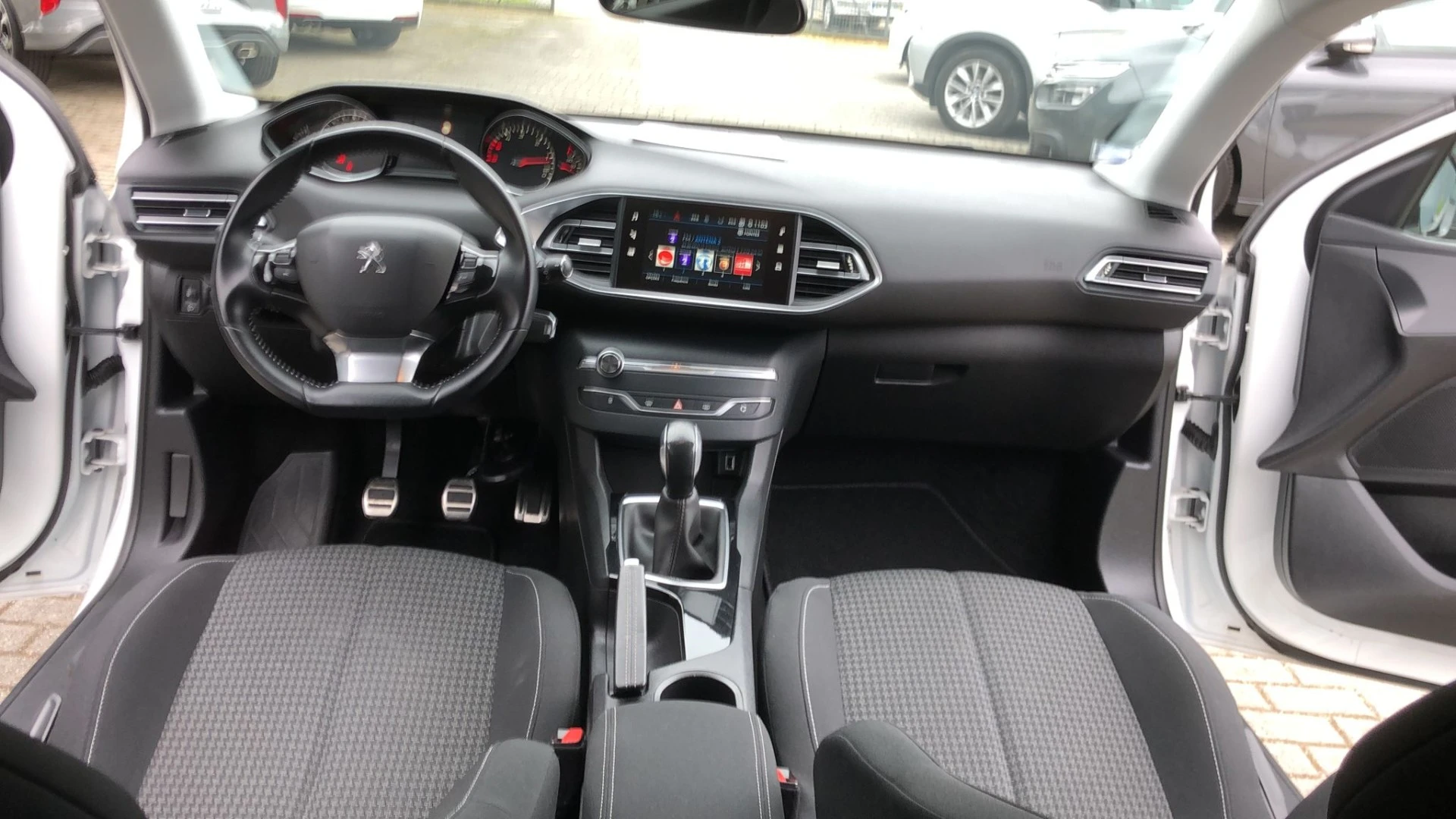 Peugeot 308 1.6 BlueHDi Active J17