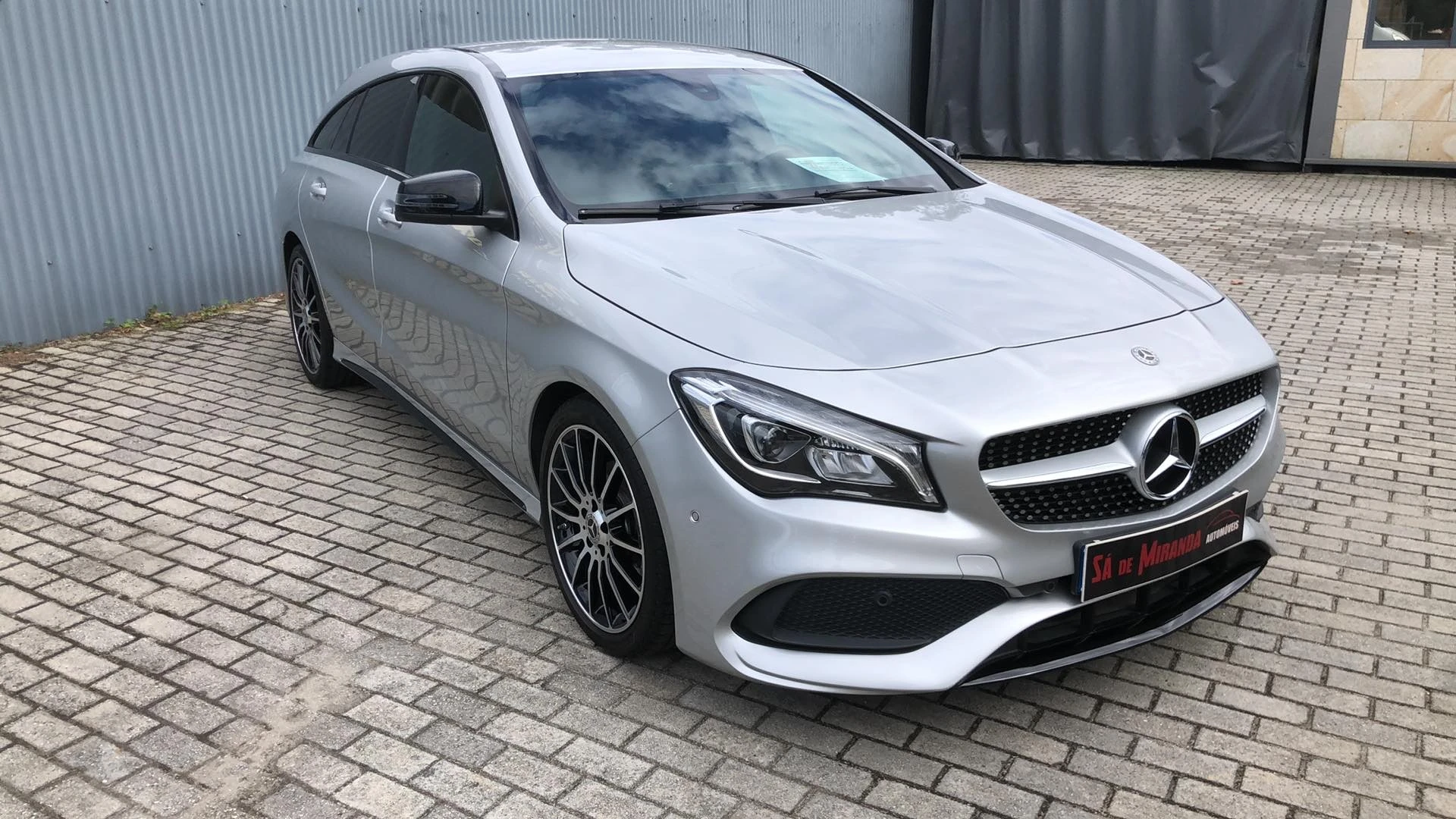 Mercedes-Benz CLA 200 AMG