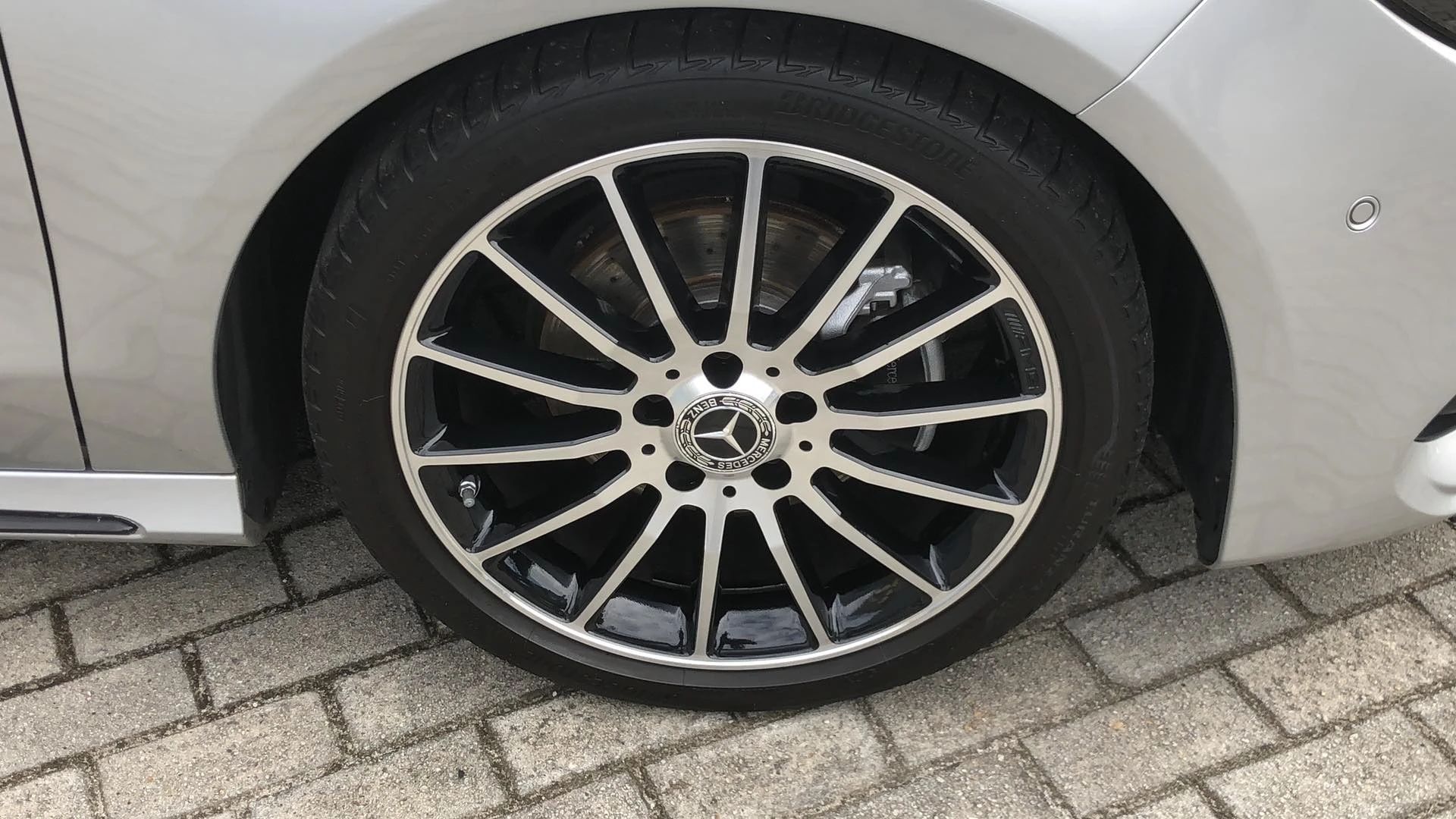 Mercedes-Benz CLA 200 AMG
