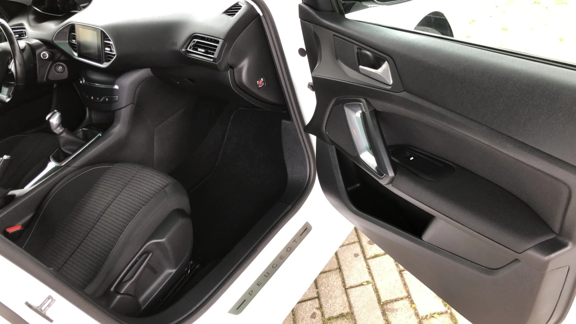 Peugeot 308 1.6 BlueHDi Active J17