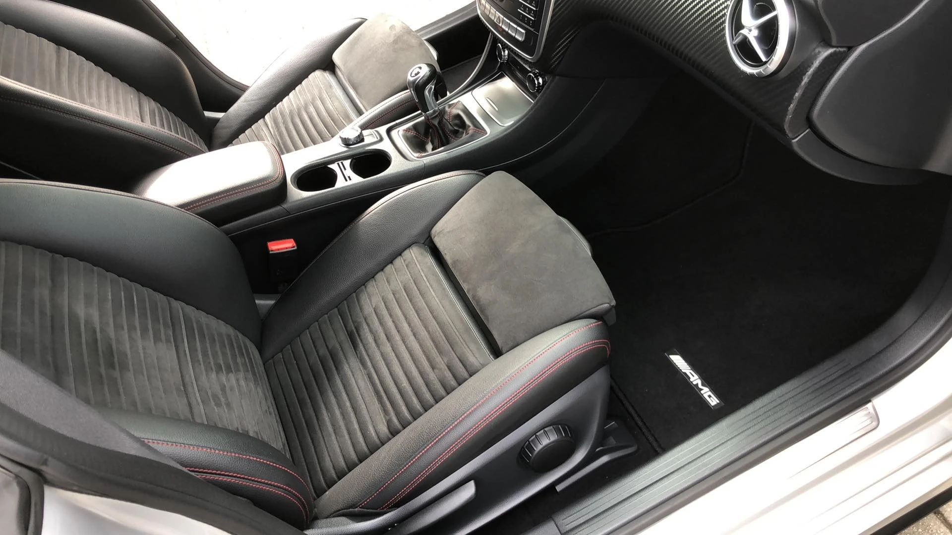 Mercedes-Benz CLA 200 AMG