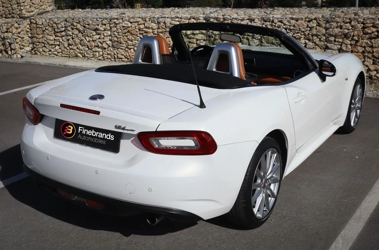 Fiat 124 Spider 
