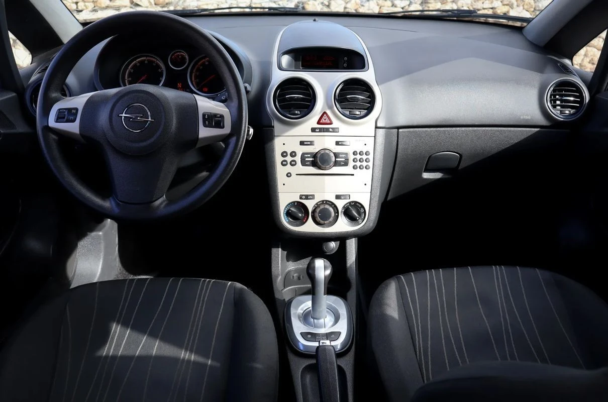 Opel Corsa 1.2 Enjoy Easytronic