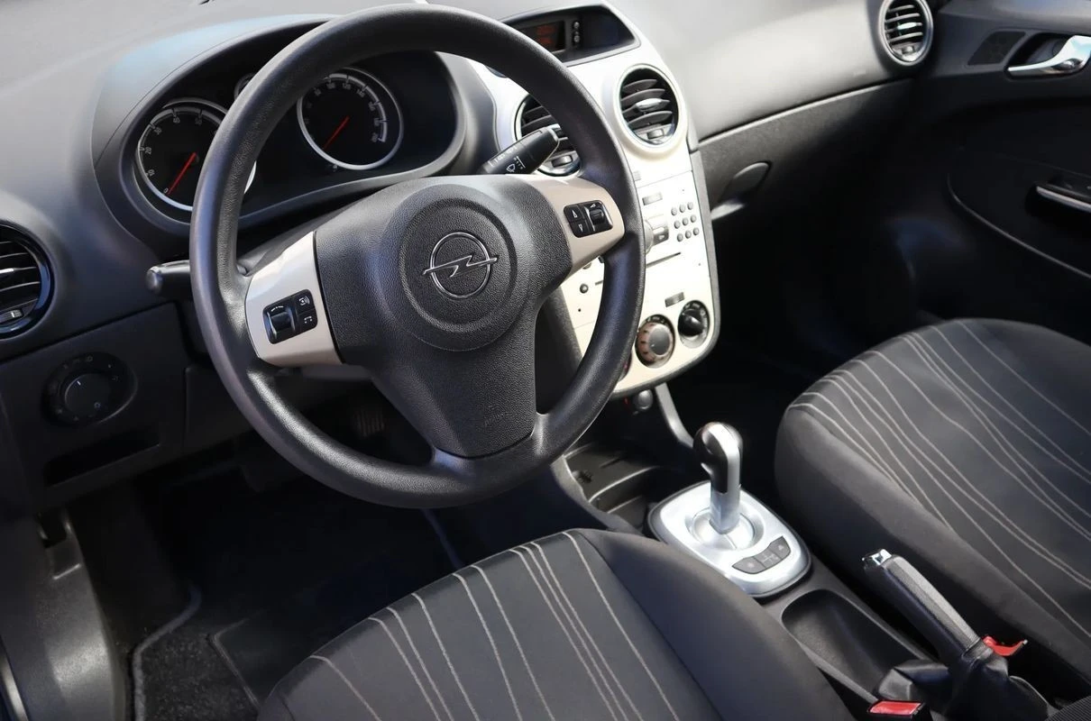 Opel Corsa 1.2 Enjoy Easytronic