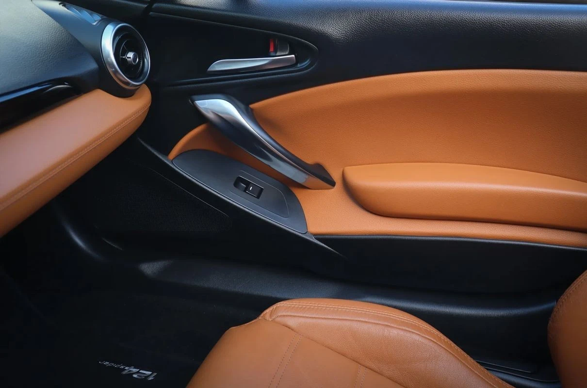 Fiat 124 Spider 