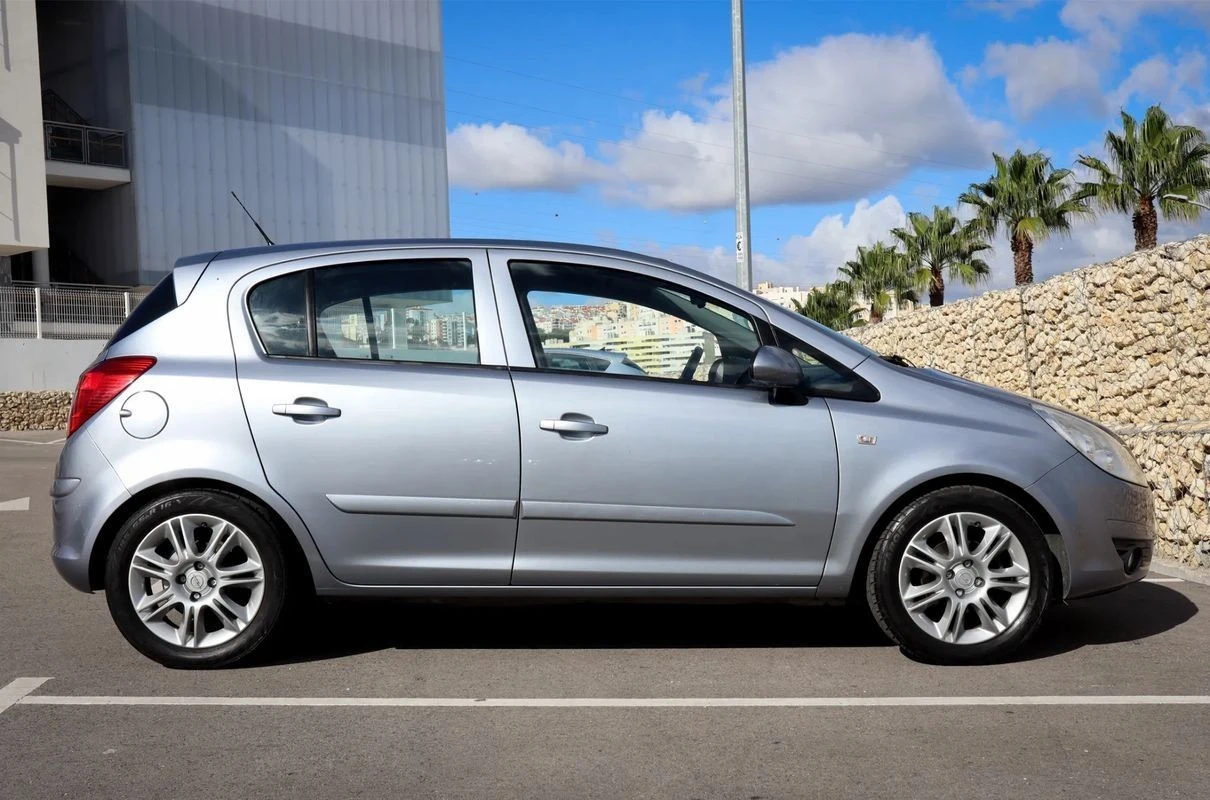 Opel Corsa 1.2 Enjoy Easytronic