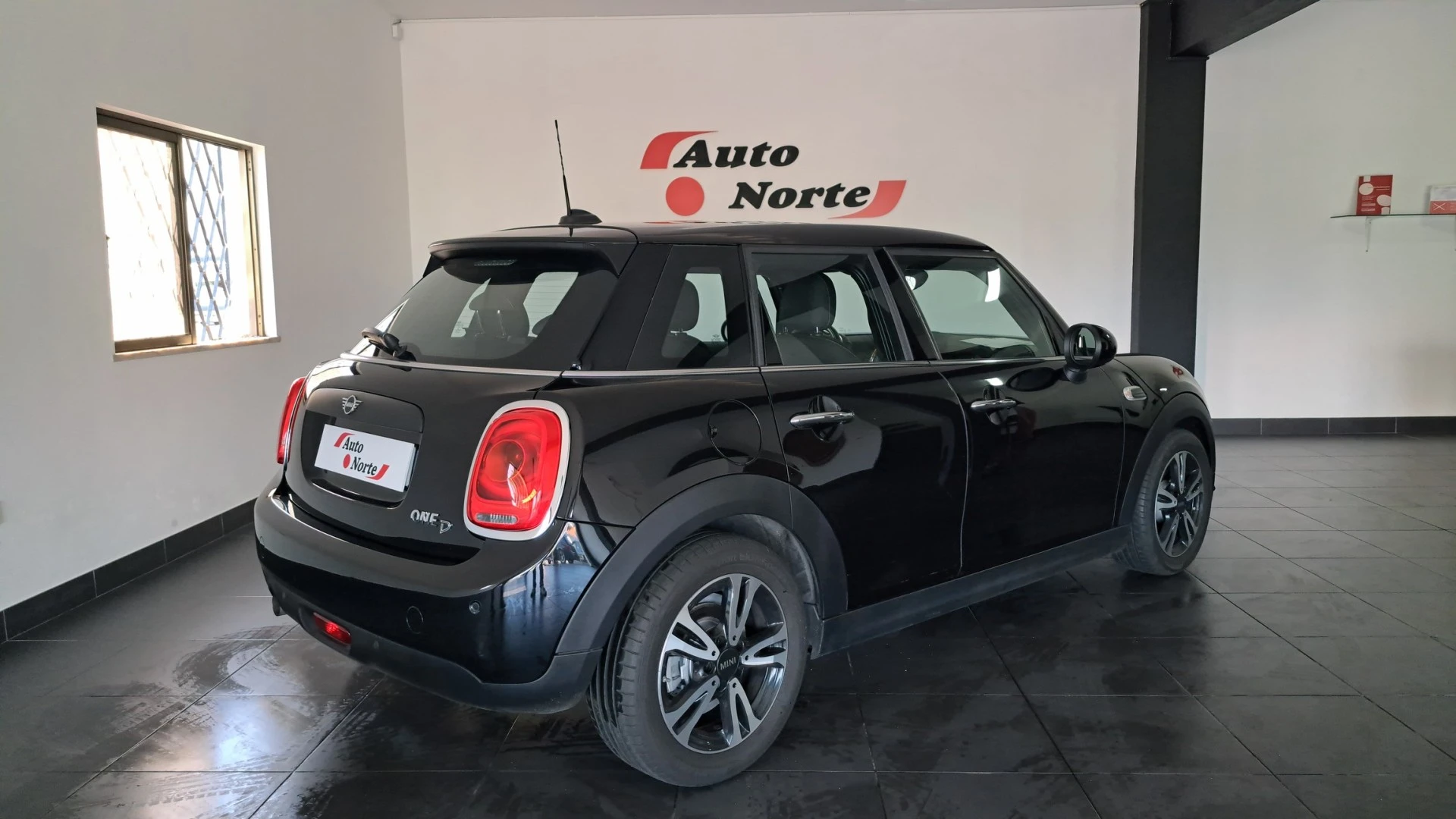 MINI 5 Portas One D