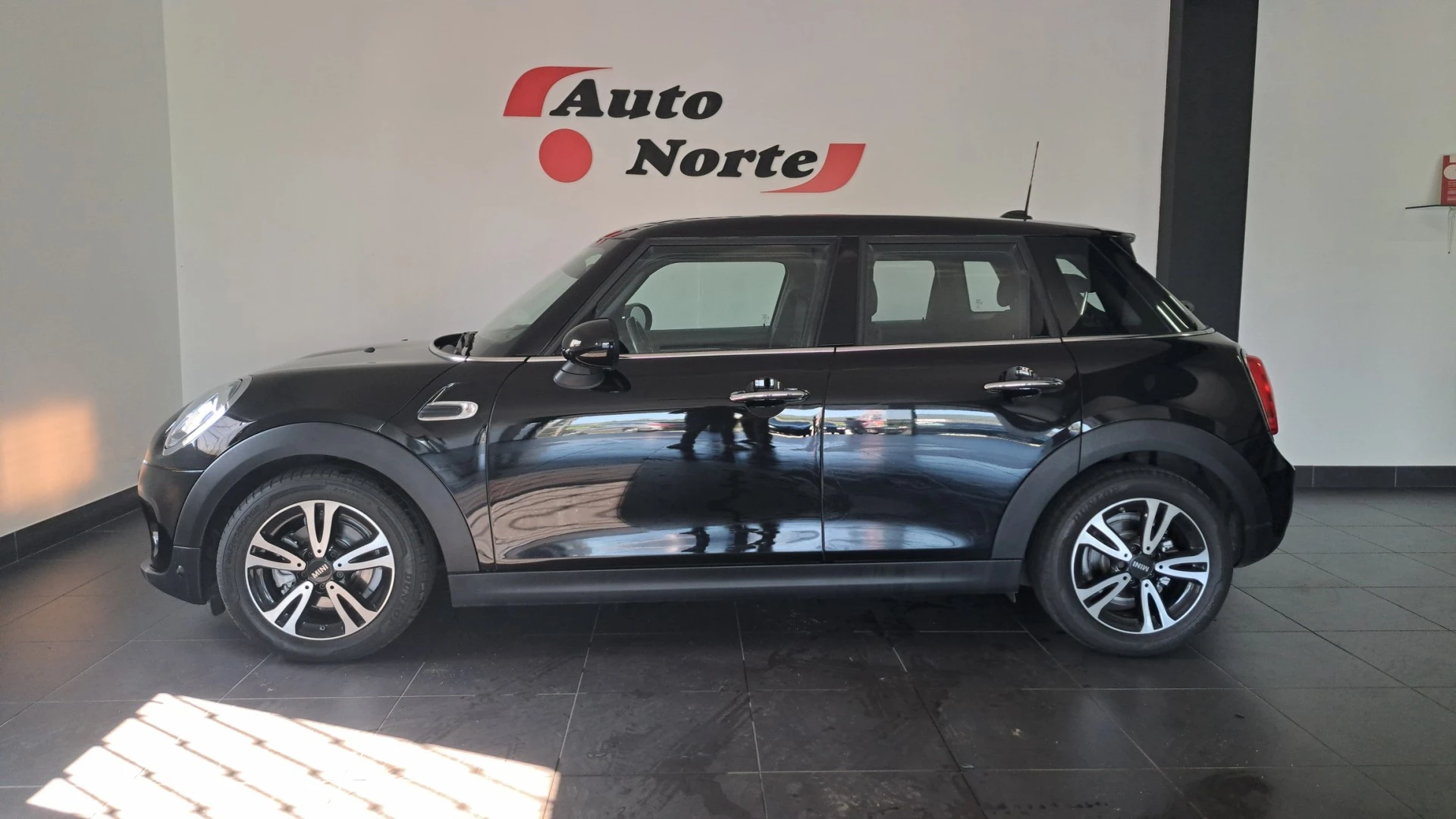 MINI 5 Portas One D