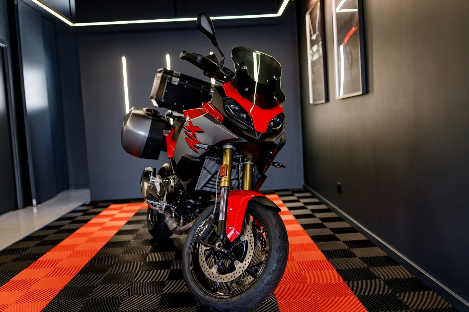 BMW F 900 XR 4R90