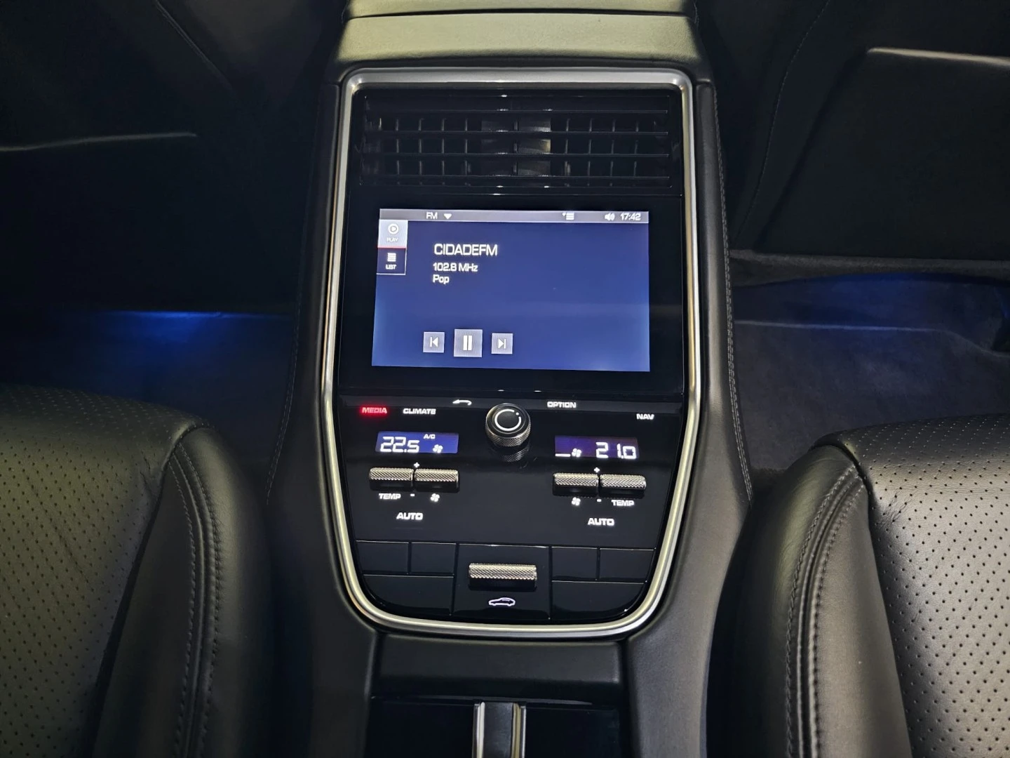 Porsche Panamera 4 E-Hybrid
