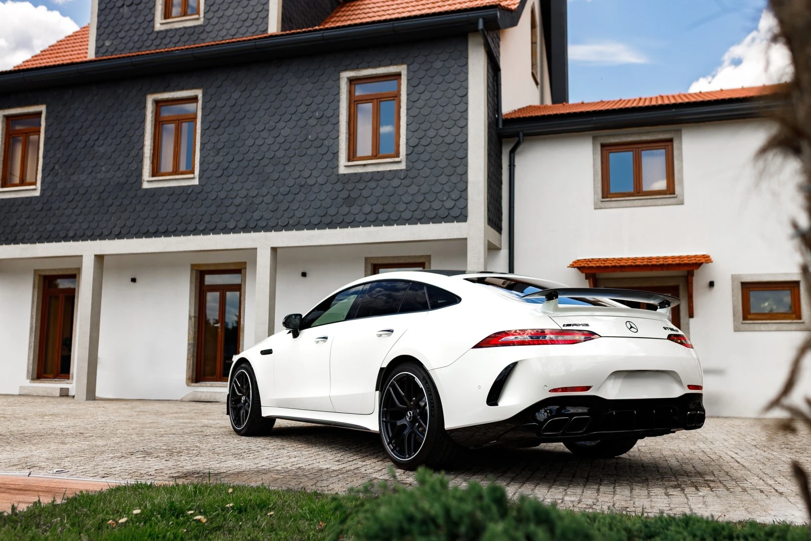 Mercedes-Benz AMG GT 63 s 4MATIC +