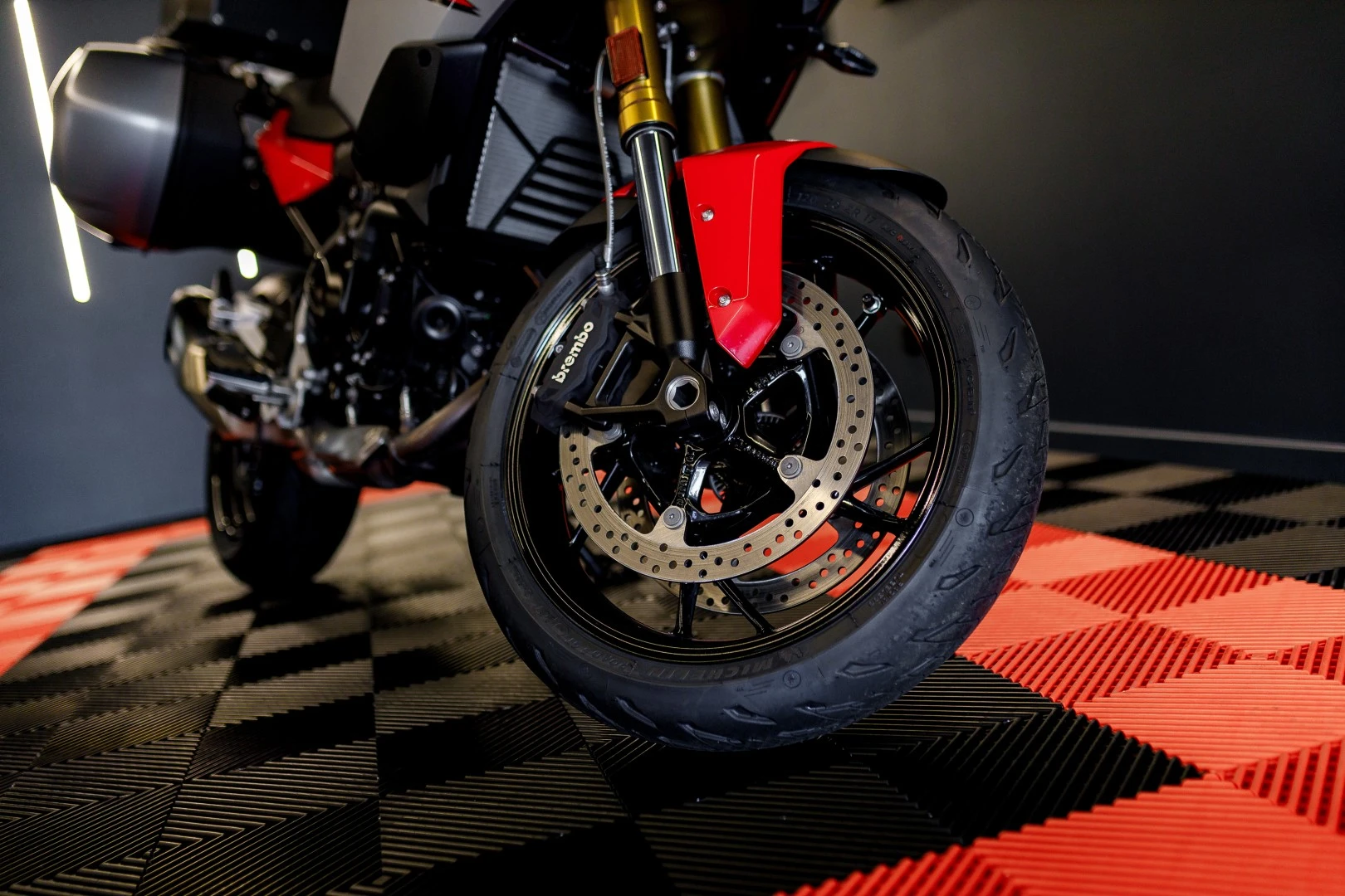BMW F 900 XR 4R90